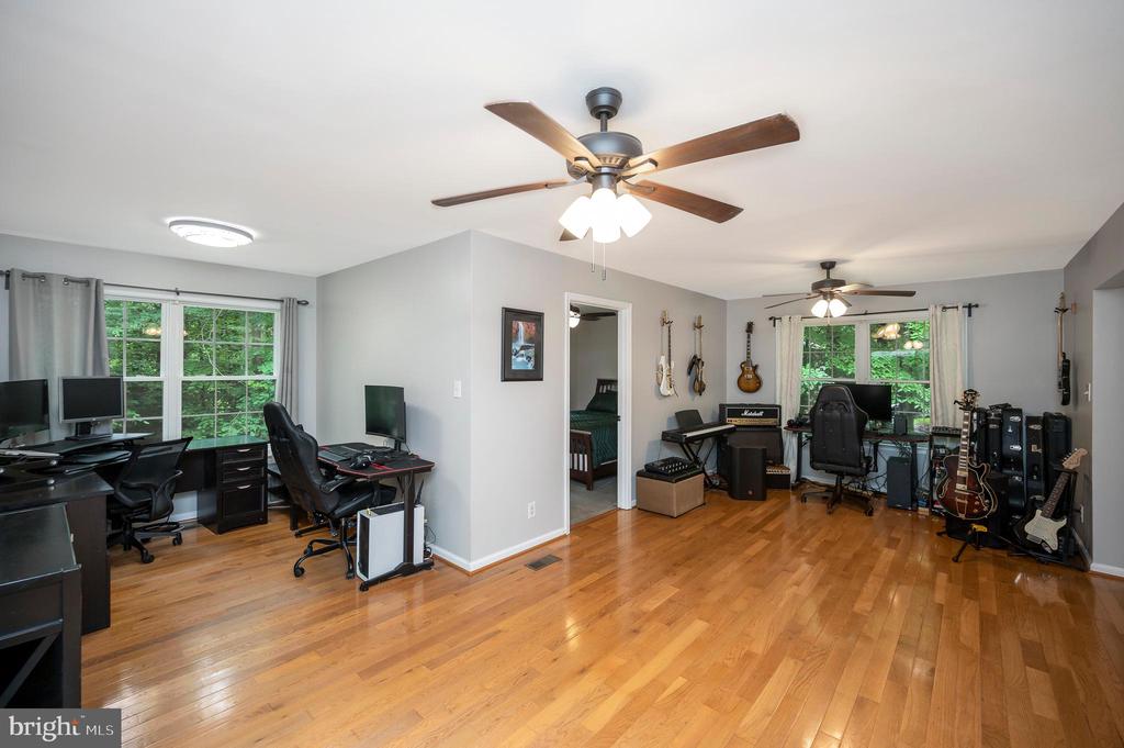 Fredericksburg, Virginia, 22406, United States, 3 Bedrooms Bedrooms, ,2 BathroomsBathrooms,Residential,For Sale,2049336