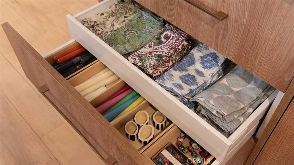 Agoura Hills, California, 91301, United States, 3 Bedrooms Bedrooms, ,1 BathroomBathrooms,Residential,For Sale,1992879