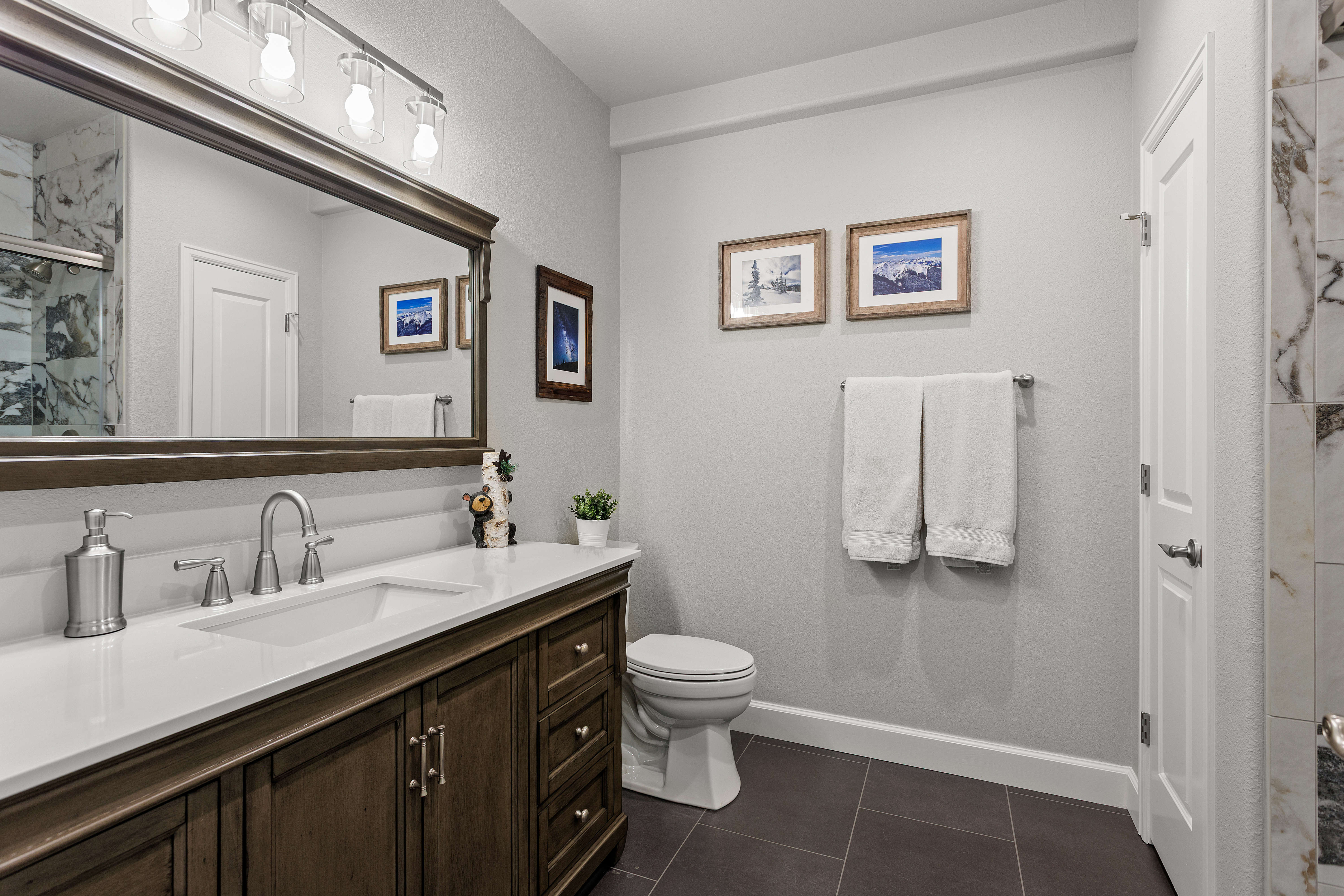  Ranch Perfection in Reata North Chef Kitchen Main Floor Suite & Basement Oasis - 物件實景