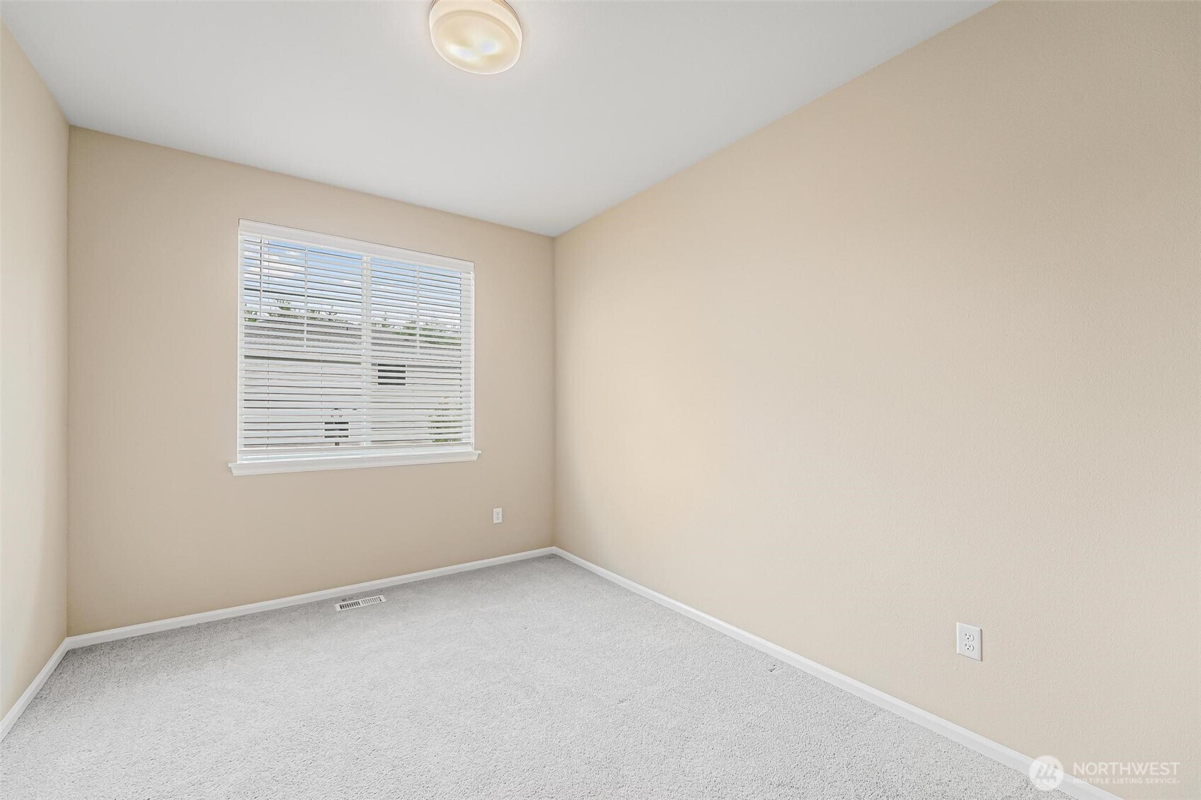 Maple Valley, Washington, 98010, United States, 5 Bedrooms Bedrooms, ,2 BathroomsBathrooms,Residential,For Sale,1917567