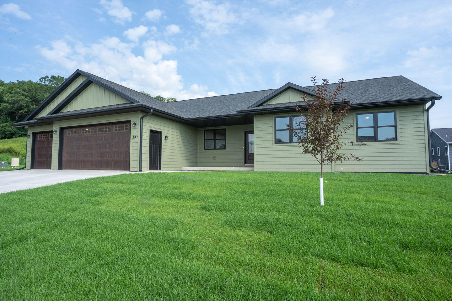 Holmen, Wisconsin, 54636, United States, 5 Bedrooms Bedrooms, ,3 BathroomsBathrooms,Residential,For Sale,1986316