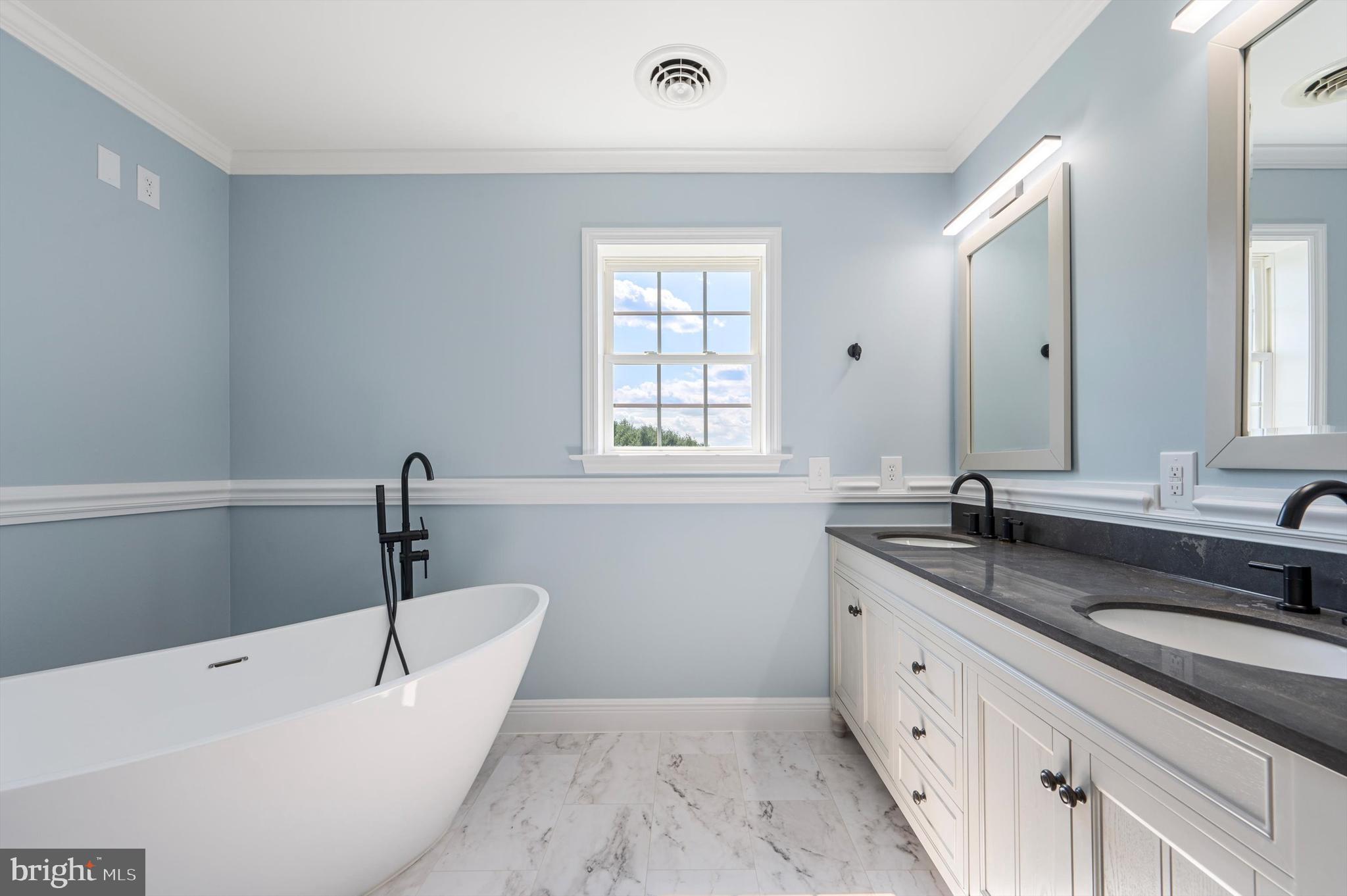 128 Whitlock Lane, Gore, Virginia, 22637, United States, 6 Bedrooms Bedrooms, ,5 BathroomsBathrooms,Residential,For Sale,128 Whitlock Lane,1338038