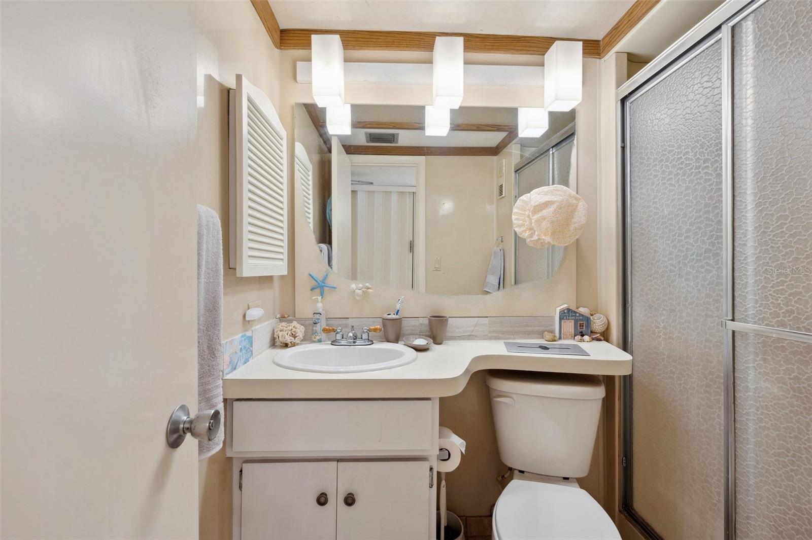 450 S Gulfview Boulevard #1105 #1105, CLEARWATER BEACH, Florida, 33767, United States, 2 Bedrooms Bedrooms, ,2 BathroomsBathrooms,Residential,For Sale,450 S Gulfview Boulevard #1105 #1105,1619451