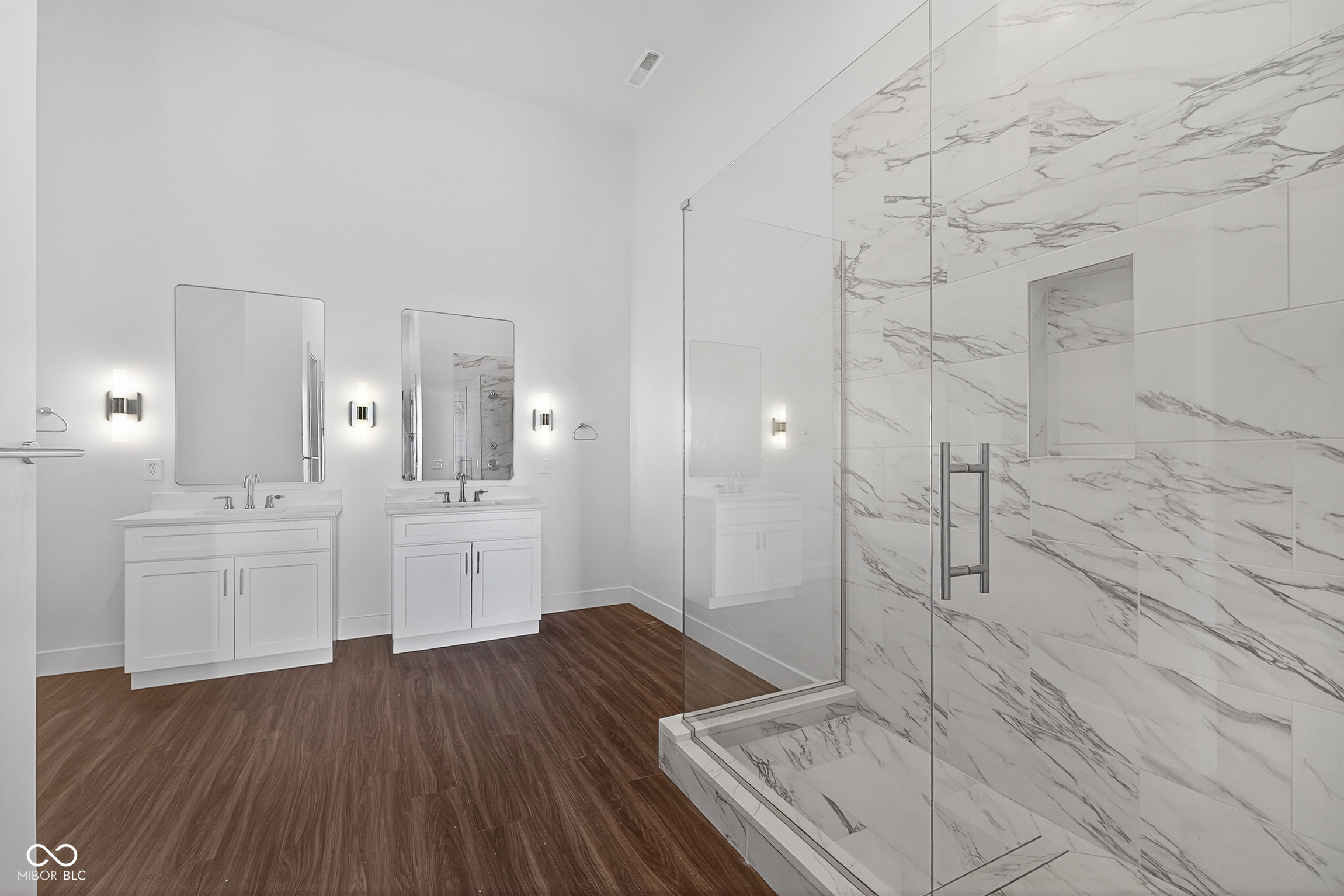 Carmel, Indiana, 46032, United States, 2 Bedrooms Bedrooms, ,3 BathroomsBathrooms,Residential,For Sale,1977129