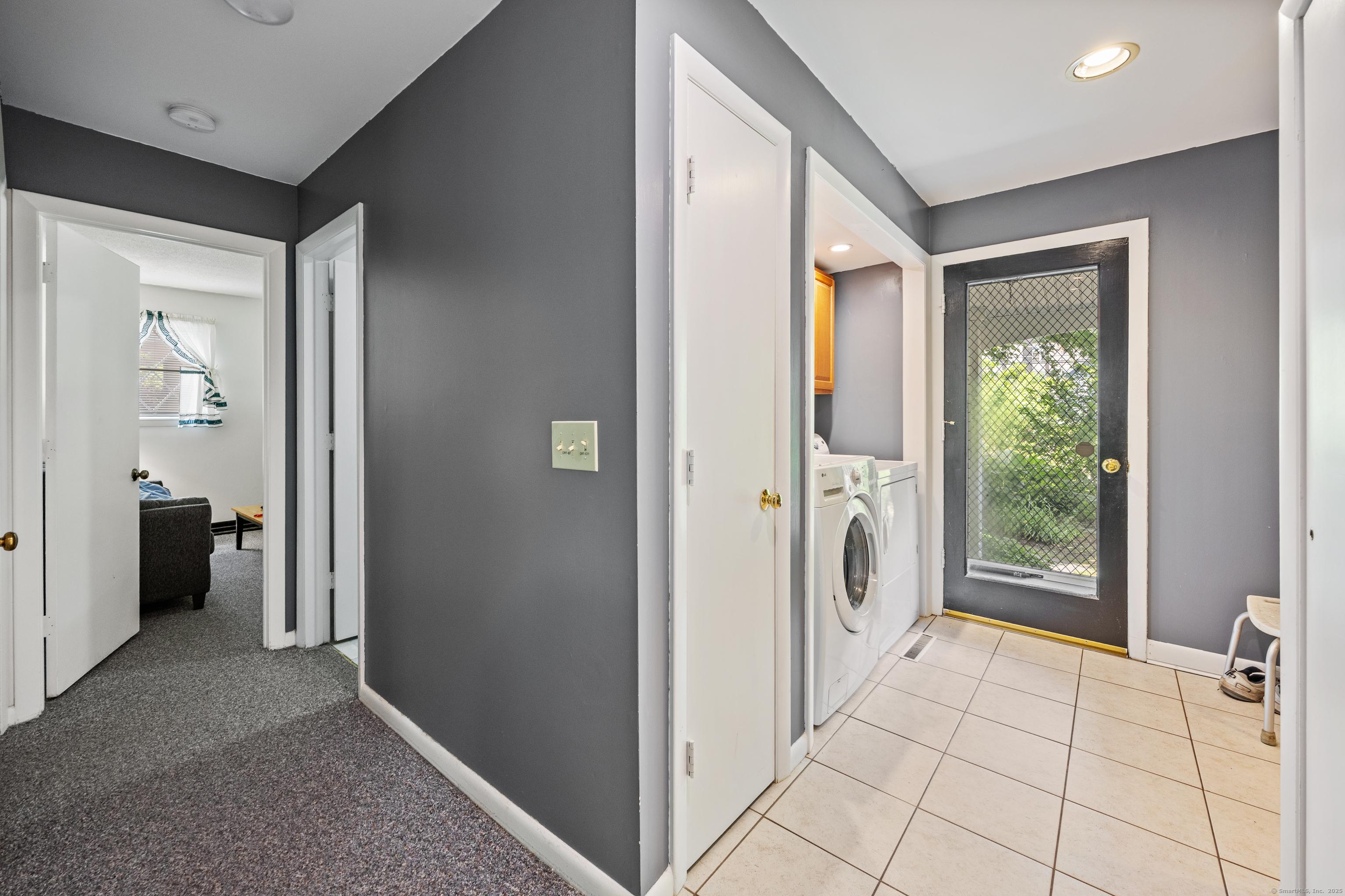 Avon, Connecticut, 06001, United States, 5 Bedrooms Bedrooms, ,3 BathroomsBathrooms,Residential,For Sale,1920498