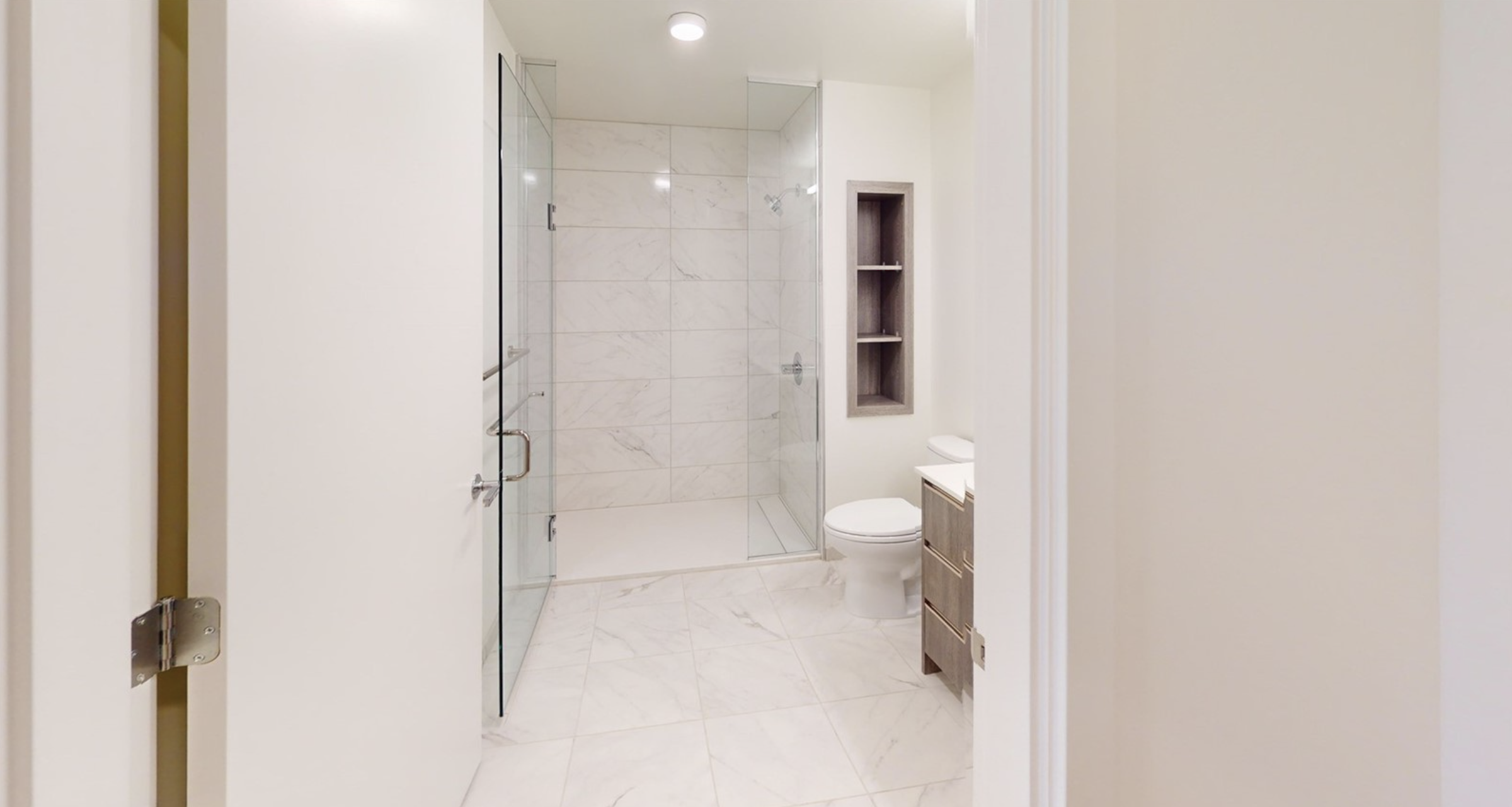  Luxurious High-Rise Living - 物件實景