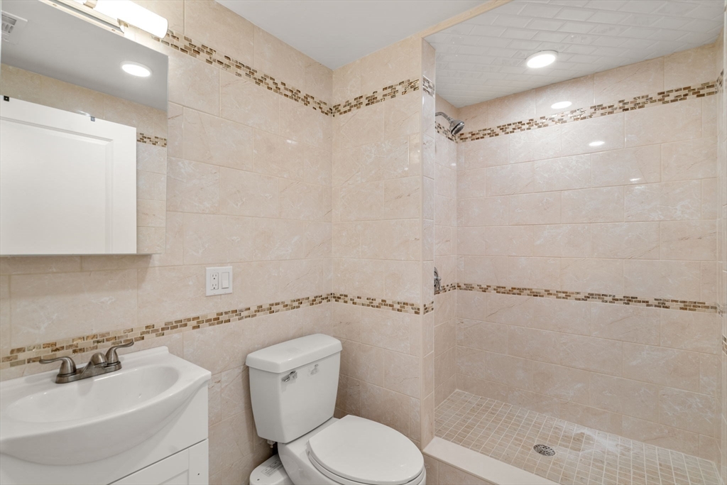 Needham, Massachusetts, 02494, United States, 4 Bedrooms Bedrooms, ,6 BathroomsBathrooms,Residential,For Sale,1995661