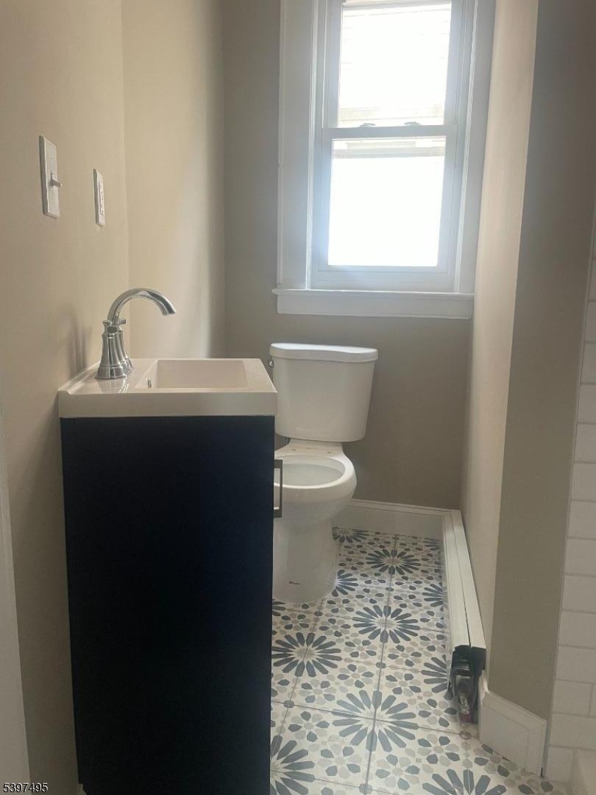 Newark City, New Jersey, 07106, United States, 9 Bedrooms Bedrooms, ,3 BathroomsBathrooms,Residential,For Sale,1992802