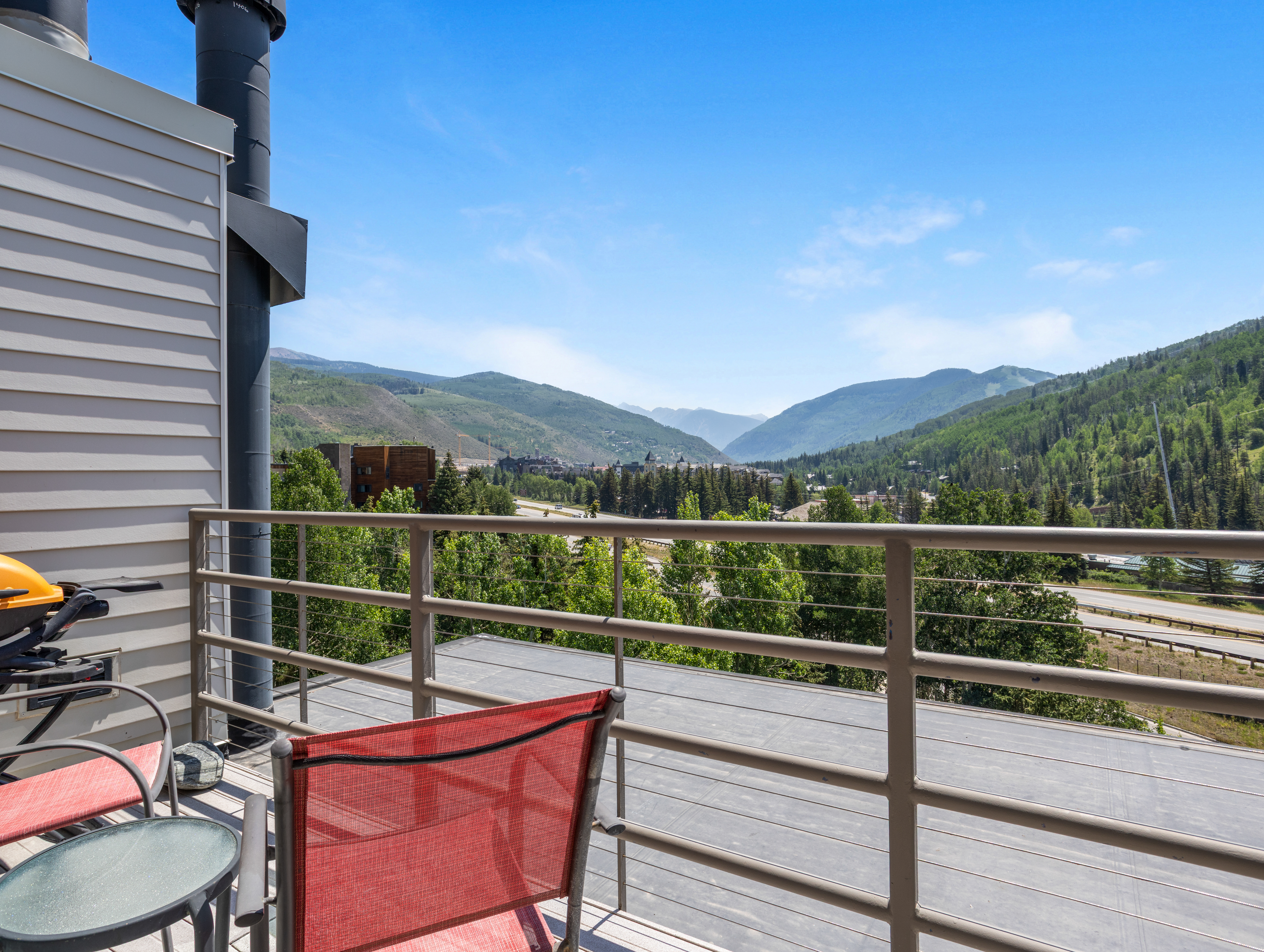  South-Facing Views of Vail Mountain and The Gore Range - 物件實景