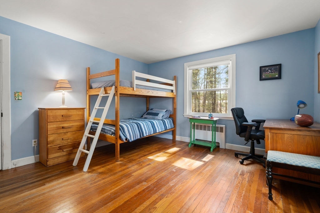 Weston, Massachusetts, 02493, United States, 4 Bedrooms Bedrooms, ,3 BathroomsBathrooms,Residential,For Sale,1804210