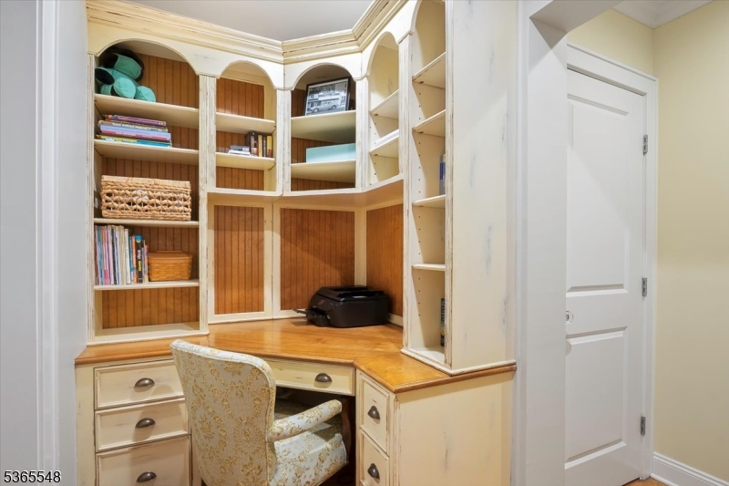Teaneck, New Jersey, 07666, United States, 2 Bedrooms Bedrooms, ,3 BathroomsBathrooms,Residential,For Sale,1870844