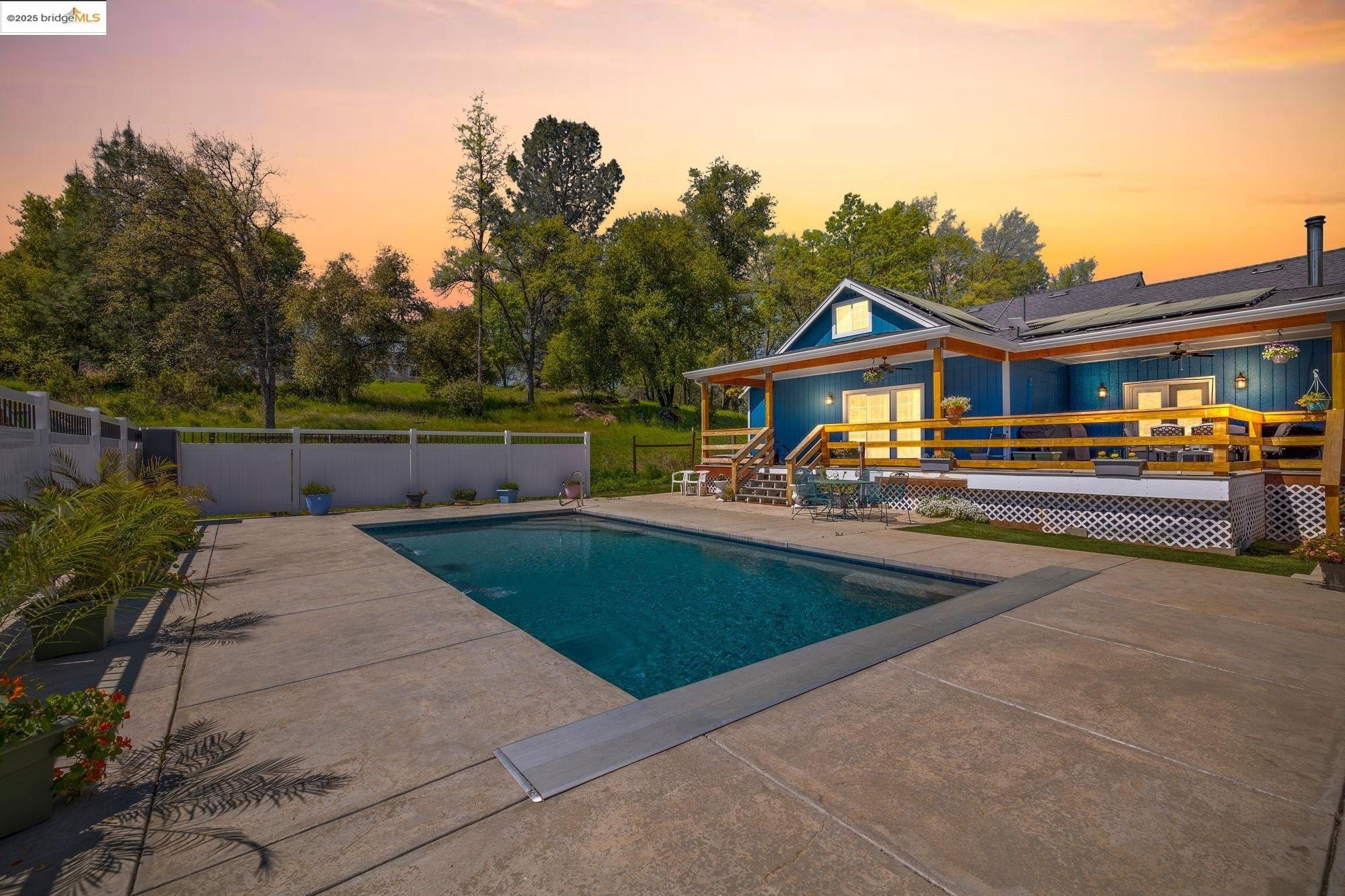 Sonora, California, 95370, United States, 4 Bedrooms Bedrooms, ,2 BathroomsBathrooms,Residential,For Sale,1923543
