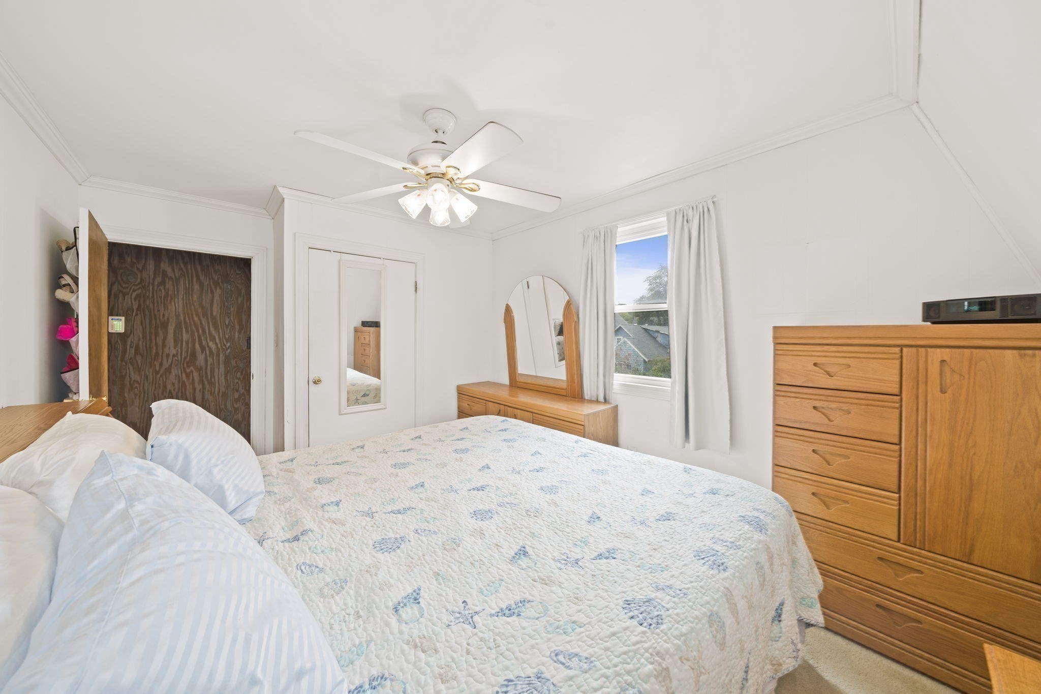 Lynn, Massachusetts, 01902, United States, 3 Bedrooms Bedrooms, ,2 BathroomsBathrooms,Residential,For Sale,1981225