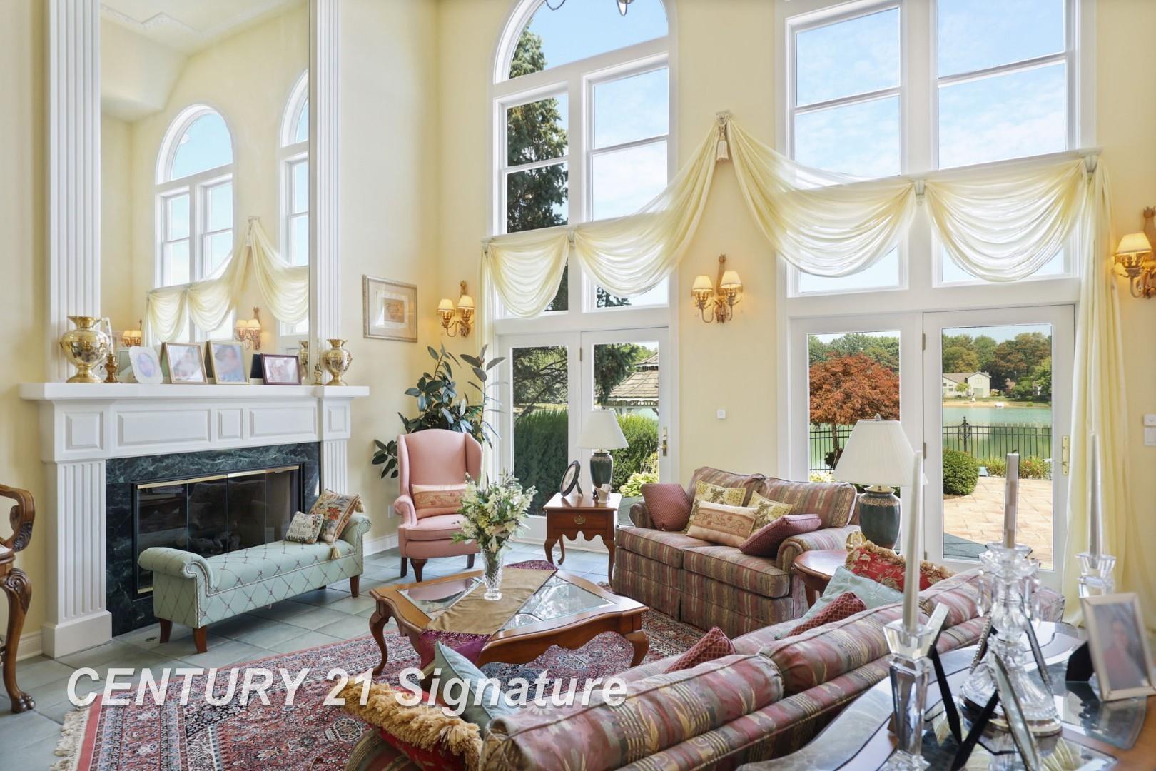 Saginaw, Michigan, 48609, United States, 4 Bedrooms Bedrooms, ,7 BathroomsBathrooms,Residential,For Sale,1980528