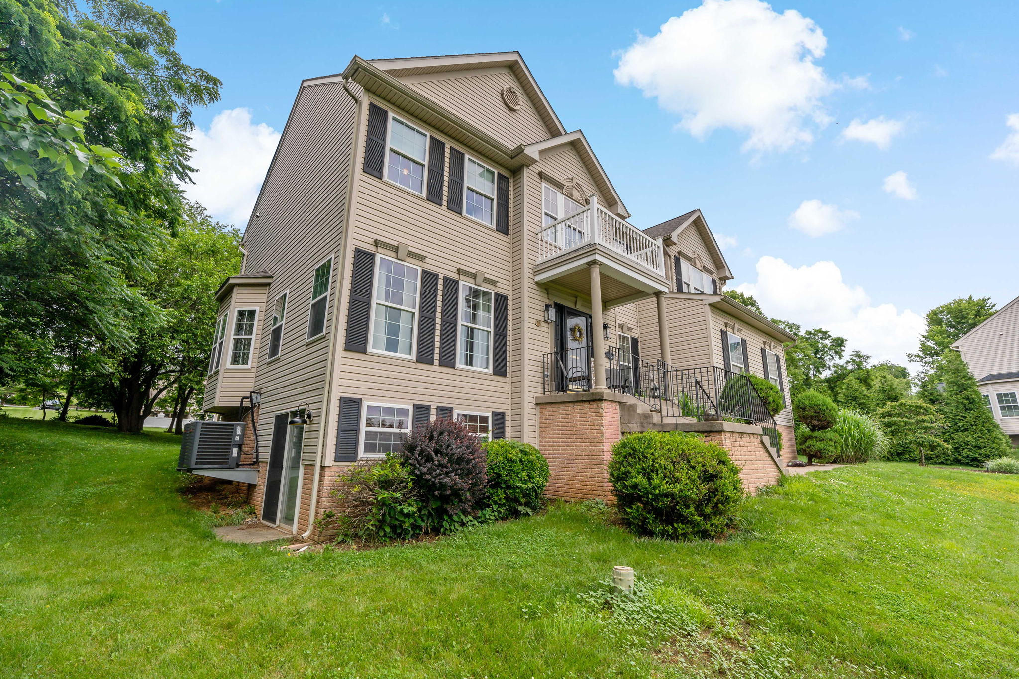 Martinsburg, West Virginia, 25403, United States, 4 Bedrooms Bedrooms, ,Residential,For Sale,1873550