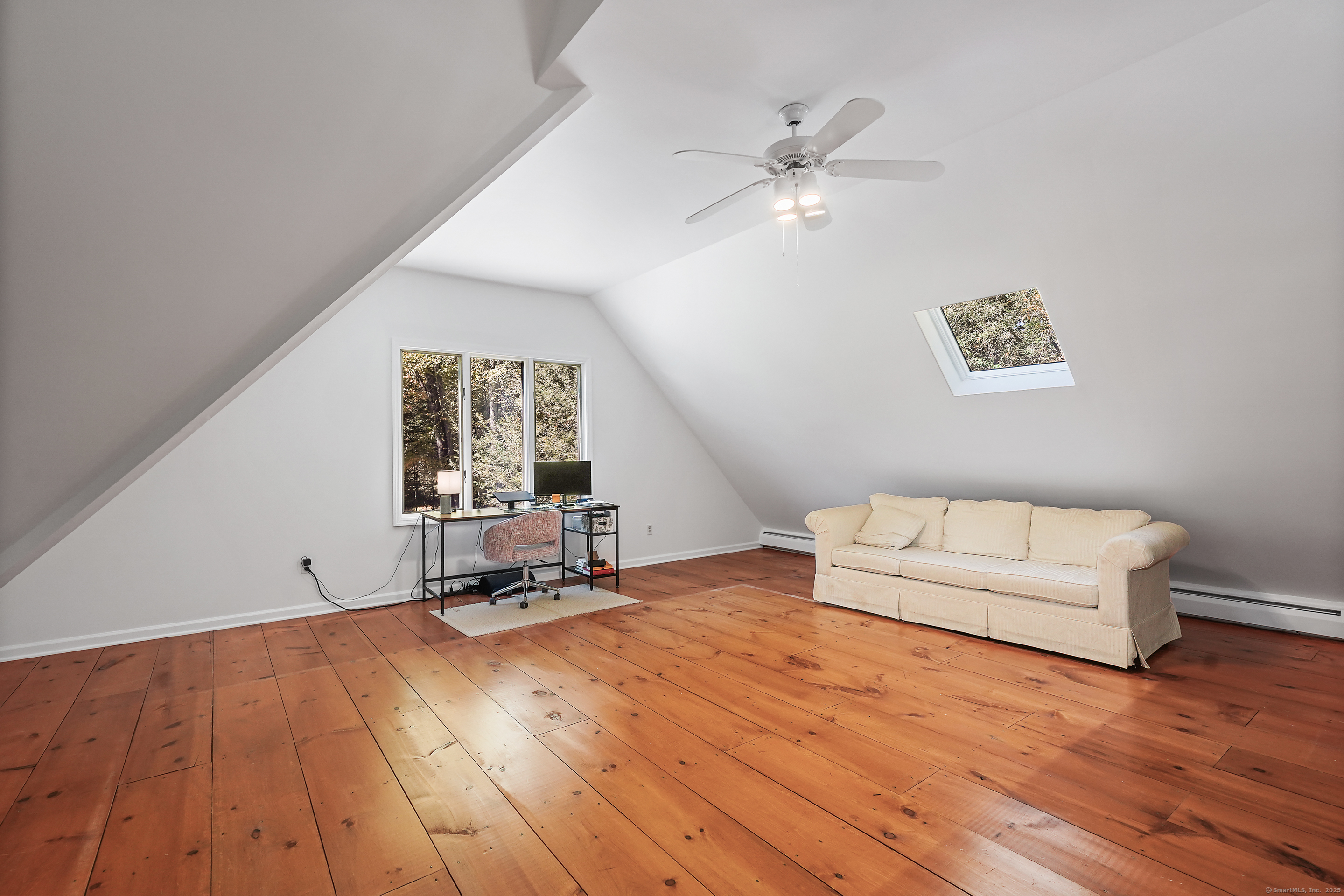 Brookfield, Connecticut, 06804, United States, 4 Bedrooms Bedrooms, ,3 BathroomsBathrooms,Residential,For Sale,1969368