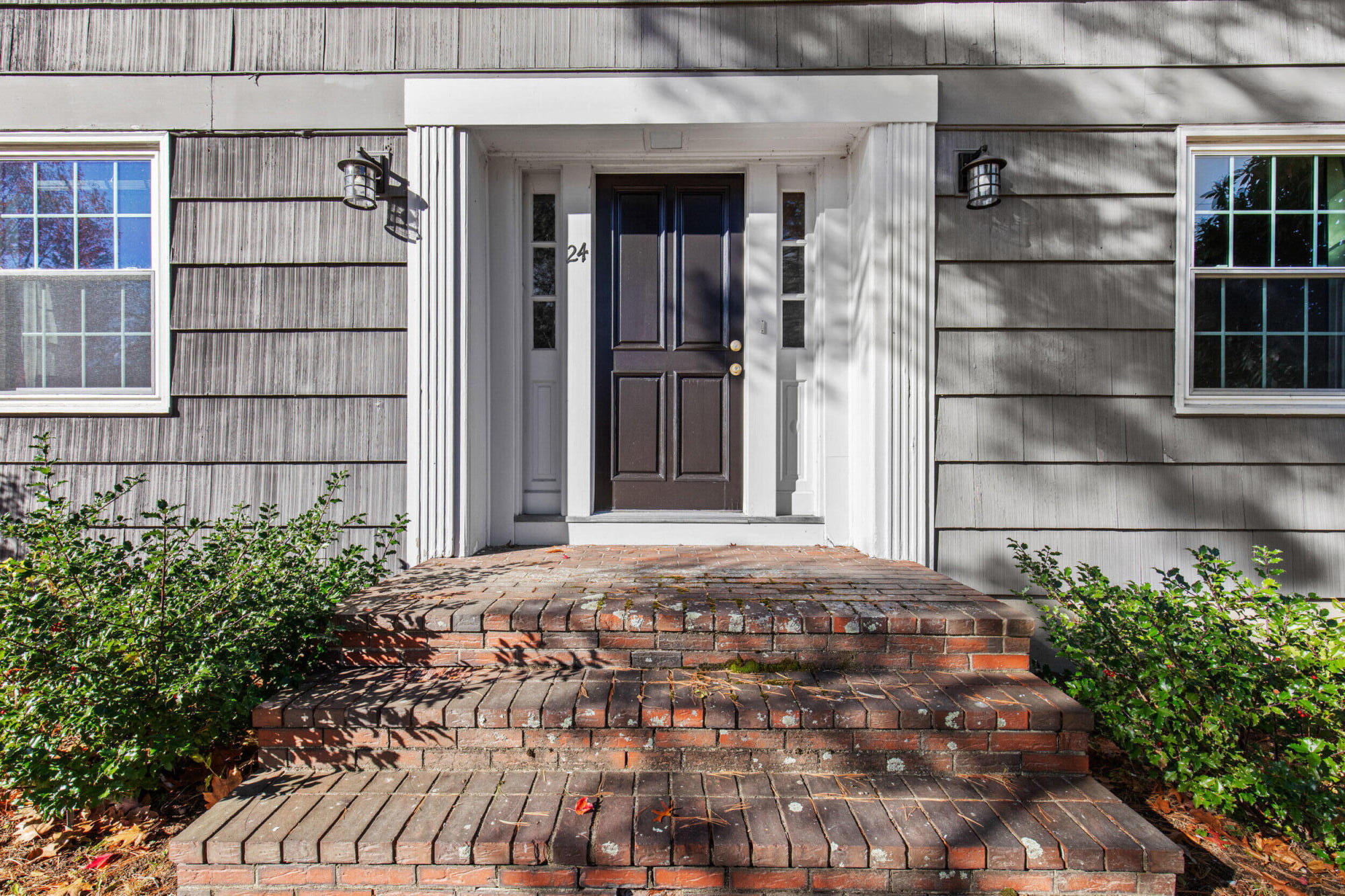 Portland, Maine, 04103, United States, 4 Bedrooms Bedrooms, ,2 BathroomsBathrooms,Residential,For Sale,1988552