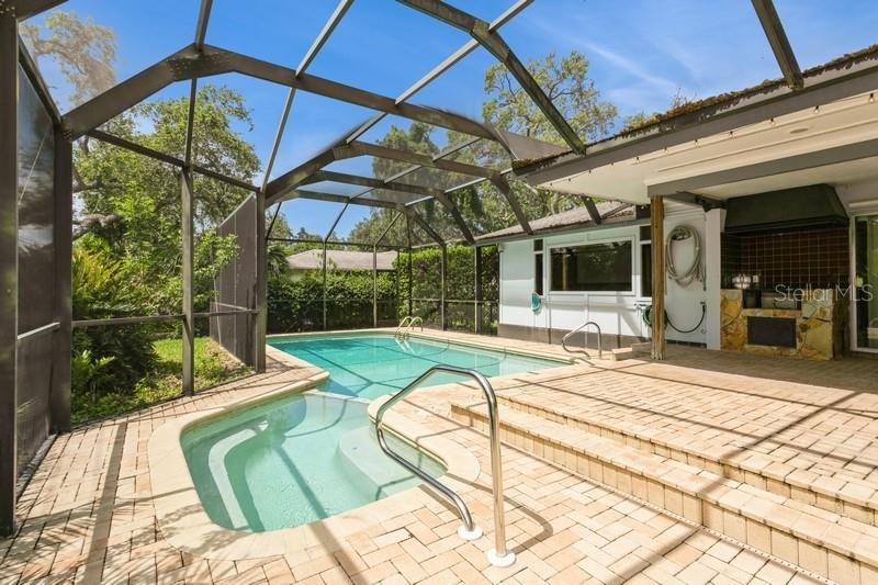 Dunedin, Florida, 34698, United States, 3 Bedrooms Bedrooms, ,2 BathroomsBathrooms,Residential,For Sale,1857306
