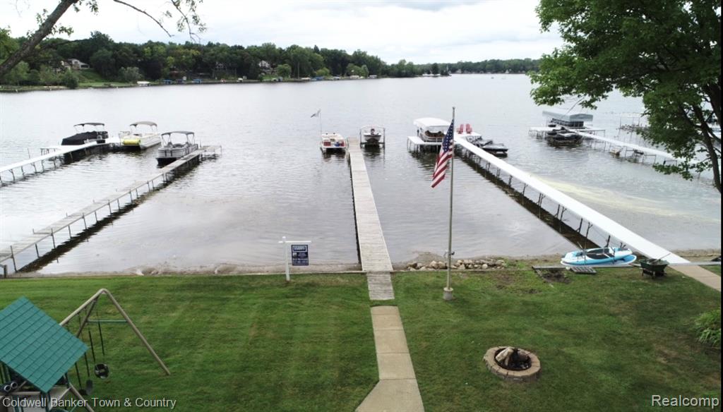 Whitmore Lake, Michigan, 48189, United States, 3 Bedrooms Bedrooms, ,2 BathroomsBathrooms,Residential,For Sale,1925473