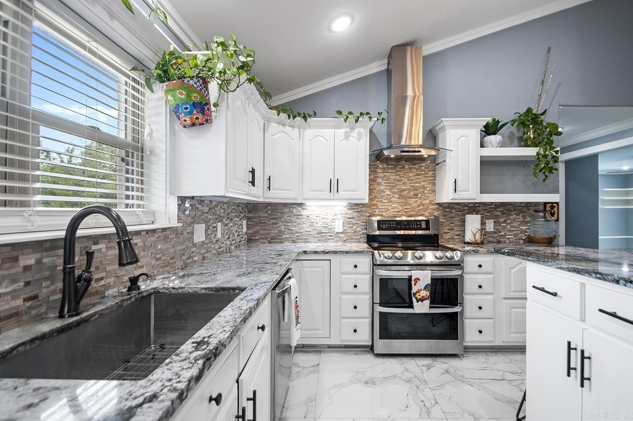 Lonsdale, Arkansas, 72087, United States, 4 Bedrooms Bedrooms, ,4 BathroomsBathrooms,Residential,For Sale,1974688