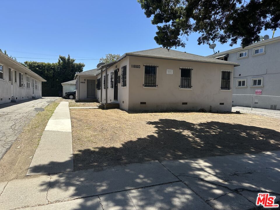 Los Angeles, California, 90066, United States, 3 Bedrooms Bedrooms, ,Residential,For Sale,1939320