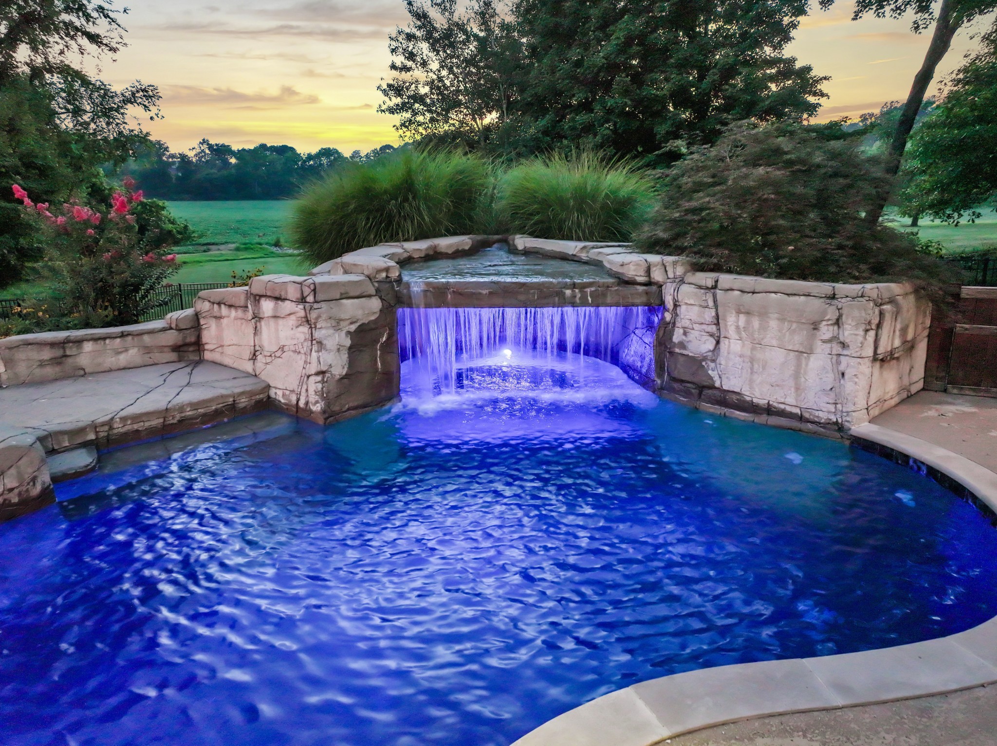 Clarksville, Tennessee, 37043, United States, 4 Bedrooms Bedrooms, ,5 BathroomsBathrooms,Residential,For Sale,1997798