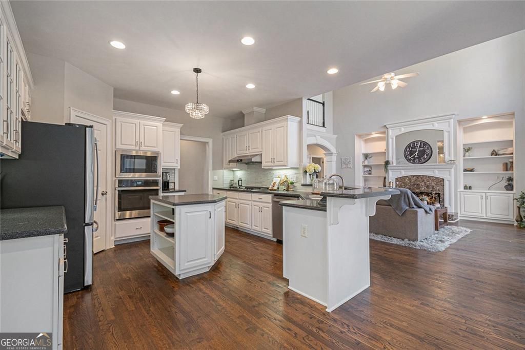 FLOWERY BRANCH, Georgia, 30542, United States, 5 Bedrooms Bedrooms, ,5 BathroomsBathrooms,Residential,For Sale,1894604