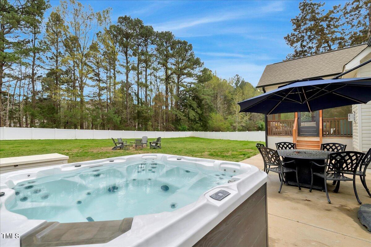 Oxford, North Carolina, 27565, United States, 3 Bedrooms Bedrooms, ,3 BathroomsBathrooms,Residential,For Sale,1911867