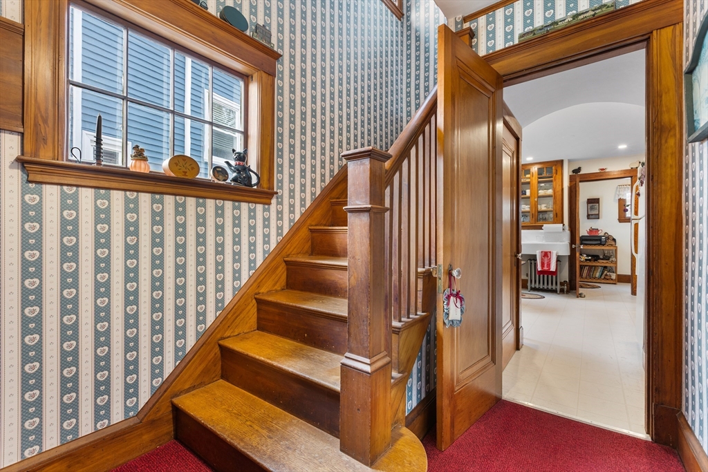 Quincy, Massachusetts, 02170, United States, 3 Bedrooms Bedrooms, ,1 BathroomBathrooms,Residential,For Sale,1988344