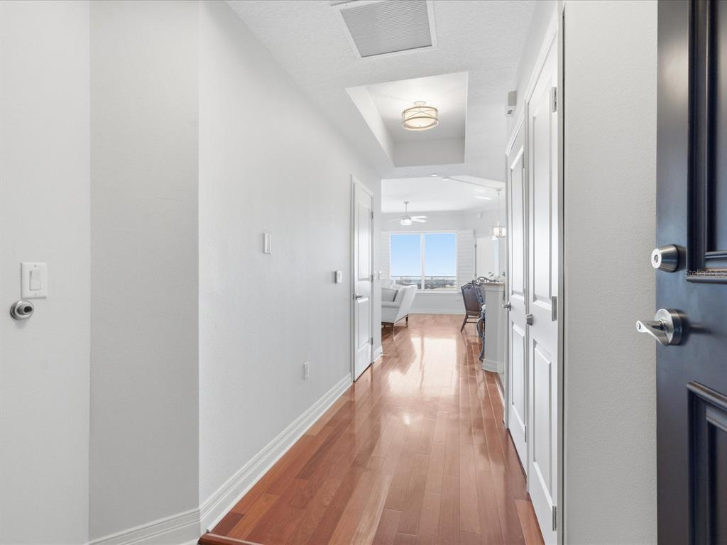 Tampa, Florida, 33602, United States, 2 Bedrooms Bedrooms, ,3 BathroomsBathrooms,Residential,For Sale,2003019