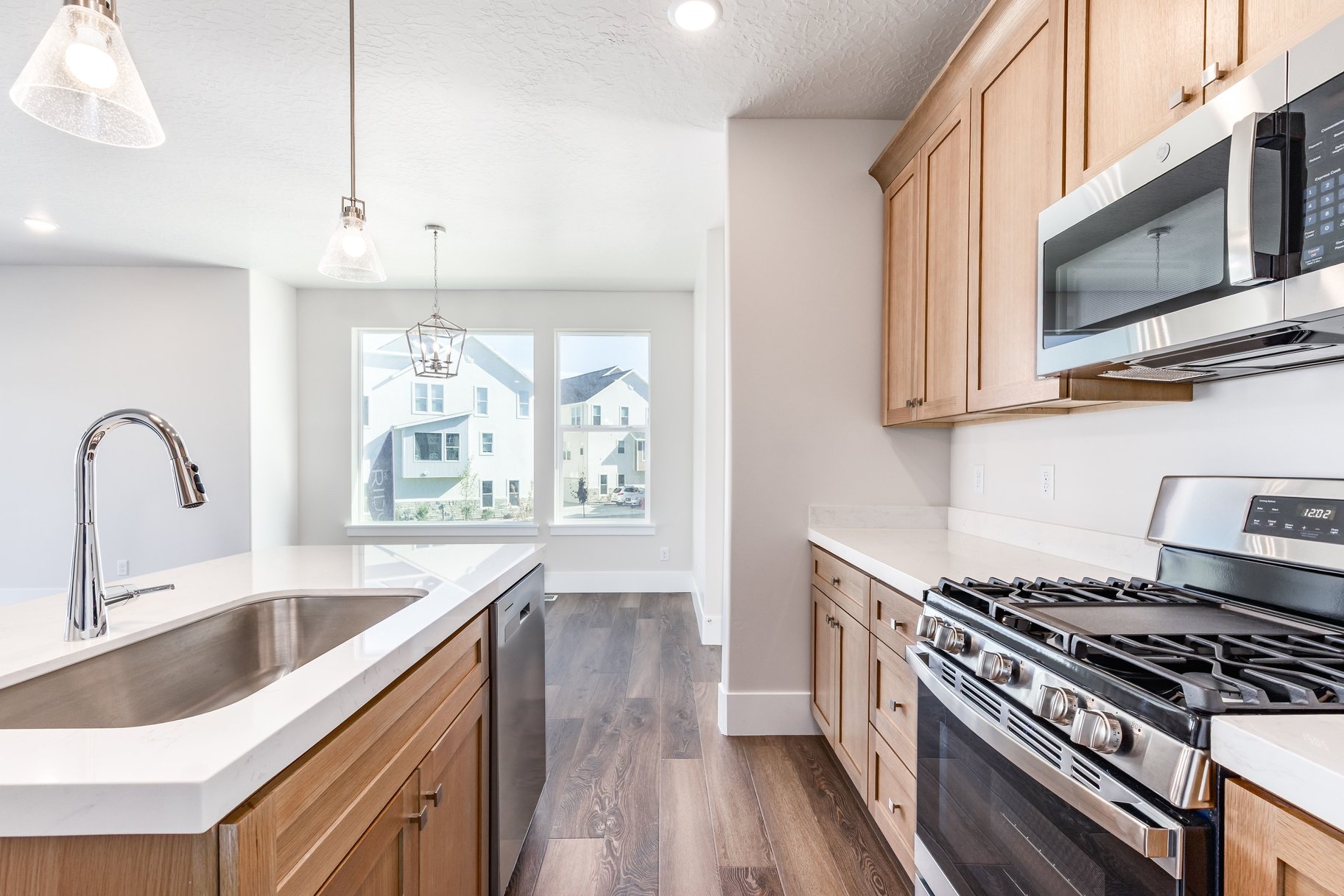  End-Unit Manhattan Floor Plan at The Ridge at Spanish - 物件實景