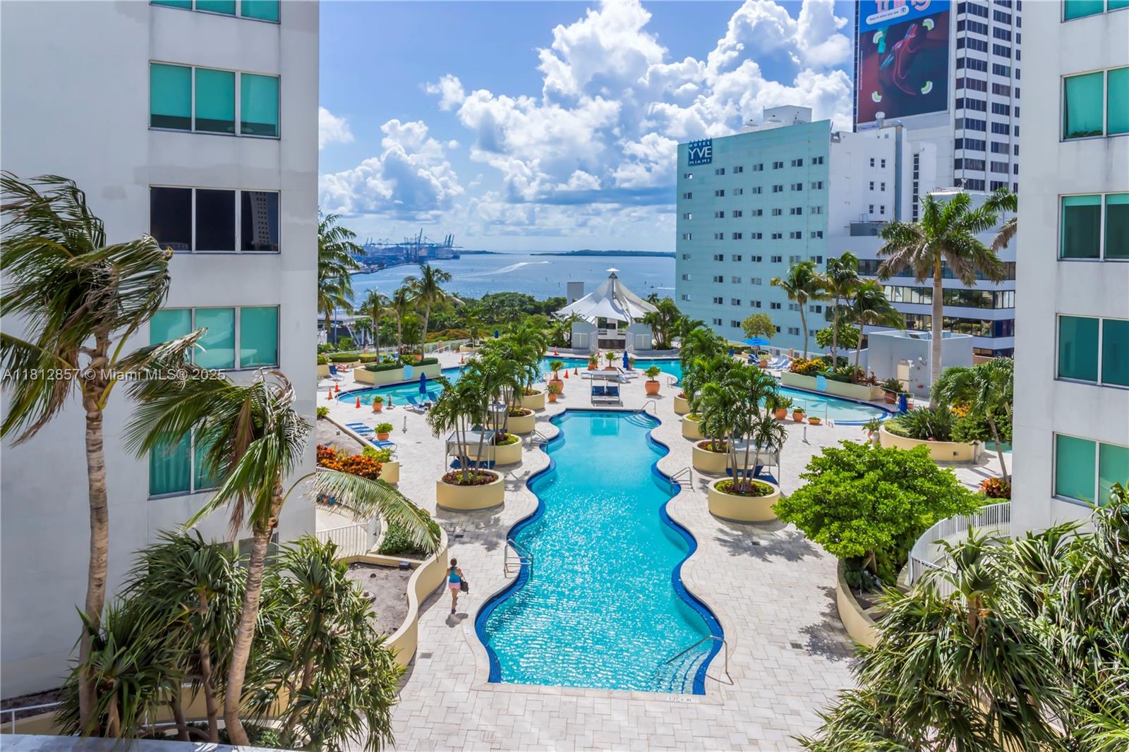Miami, Florida, 33132, United States, 2 Bedrooms Bedrooms, ,2 BathroomsBathrooms,Residential,For Sale,1838941