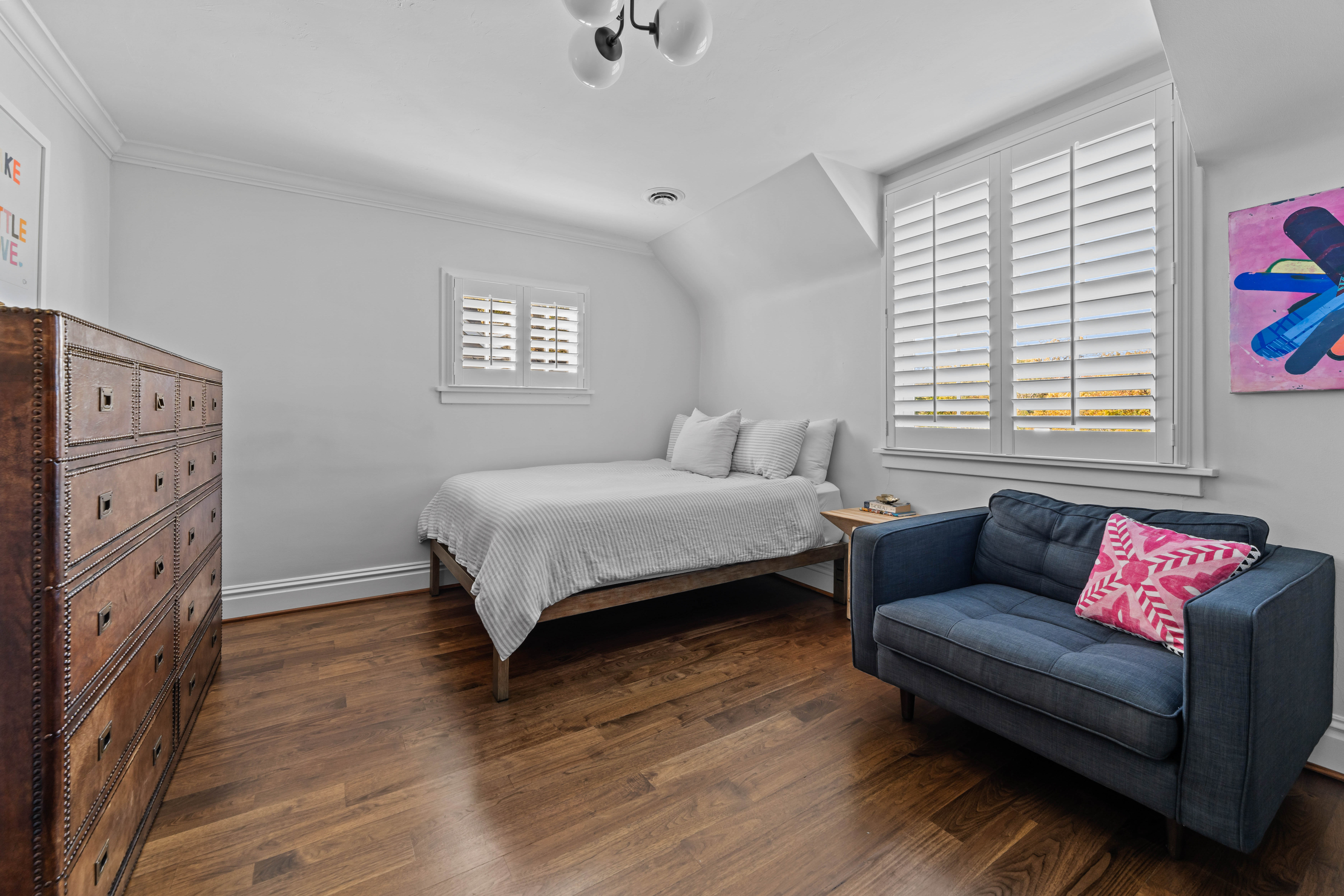  Stunning Private Estate Tucked Away on one of Ladue