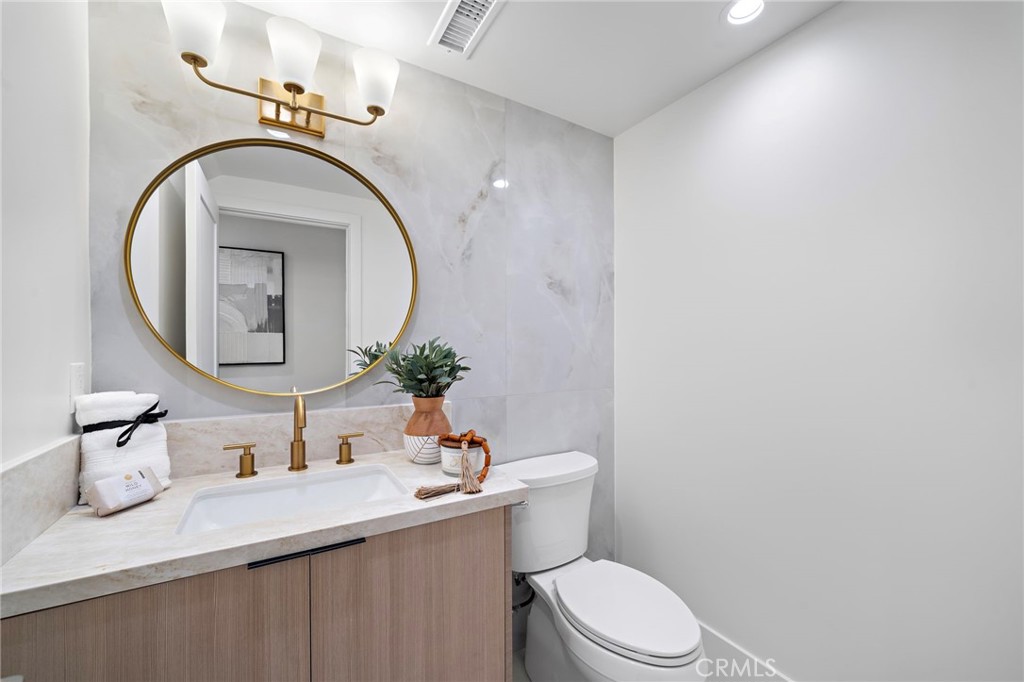 Huntington Beach, California, 92649, United States, 5 Bedrooms Bedrooms, ,4 BathroomsBathrooms,Residential,For Sale,1986485