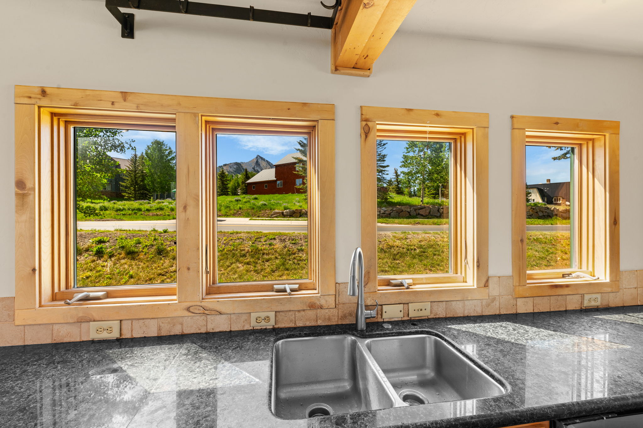  True Ski-Bum Home in the Heart of Crested Butte - 物件實景