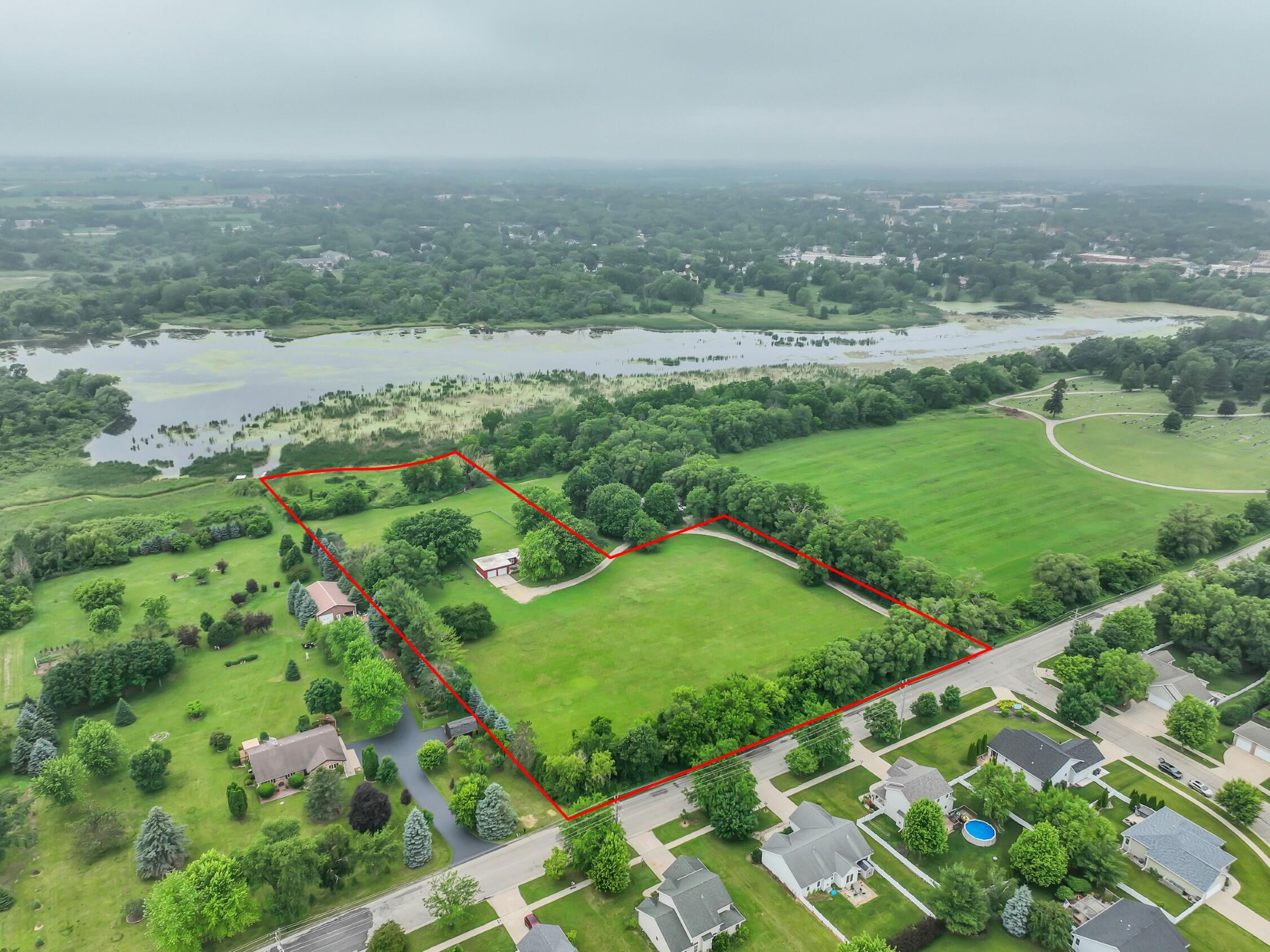 Whitewater, Wisconsin, 53190, United States, 5 Bedrooms Bedrooms, ,2 BathroomsBathrooms,Residential,For Sale,1877600