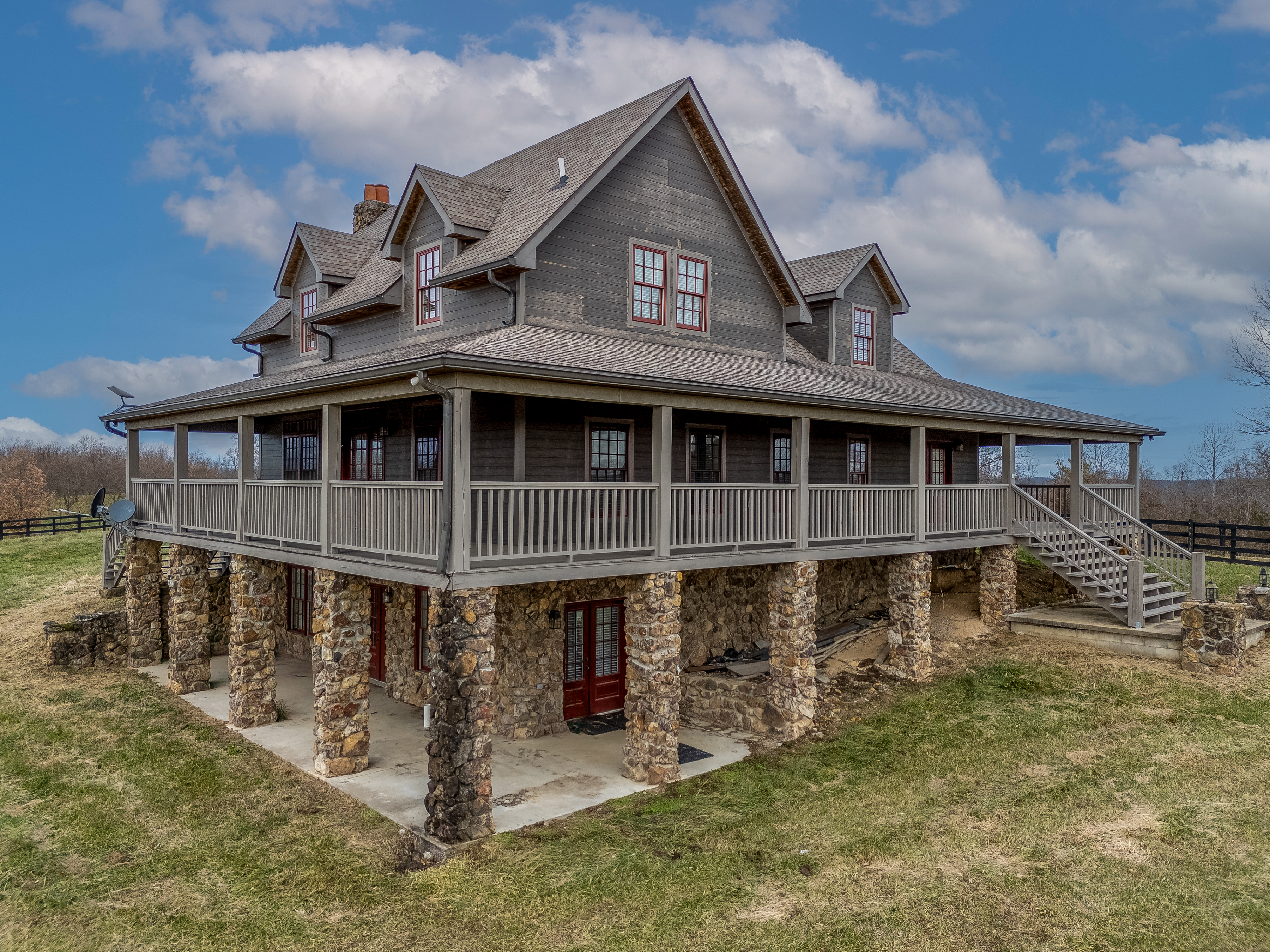 Olive Hill, Kentucky, 41164, United States, 3 Bedrooms Bedrooms, ,4 BathroomsBathrooms,Residential,For Sale,2005427