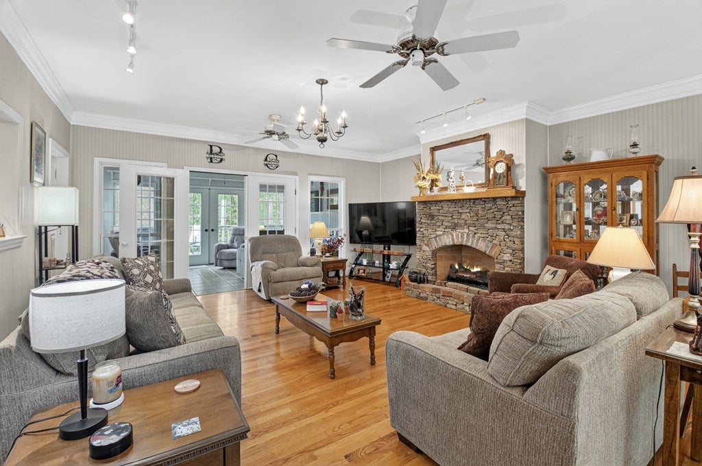 Talking Rock, Georgia, 30175, United States, 5 Bedrooms Bedrooms, ,4 BathroomsBathrooms,Residential,For Sale,1848832