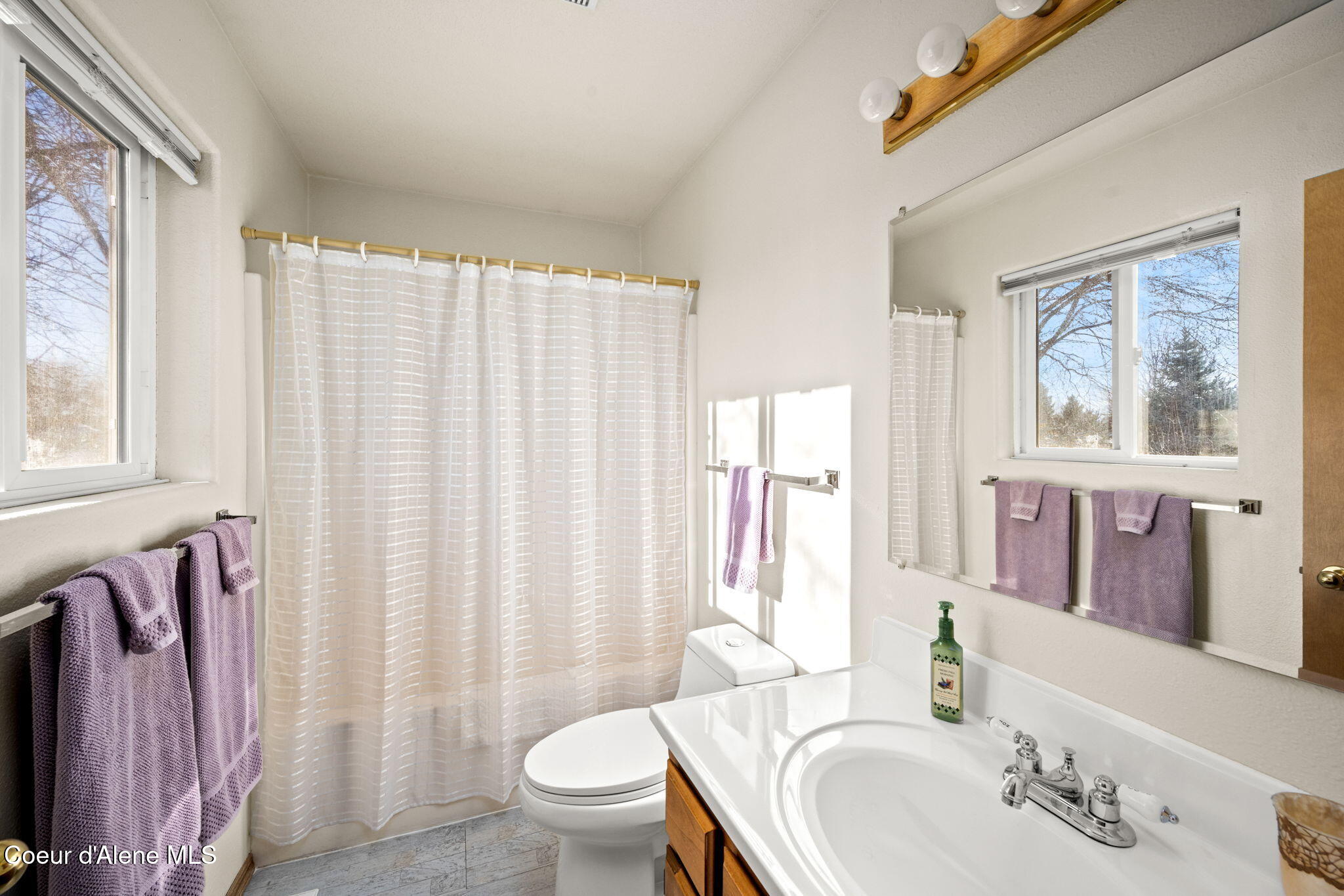 Rathdrum, Idaho, 83858, United States, 4 Bedrooms Bedrooms, ,3 BathroomsBathrooms,Residential,For Sale,2011357