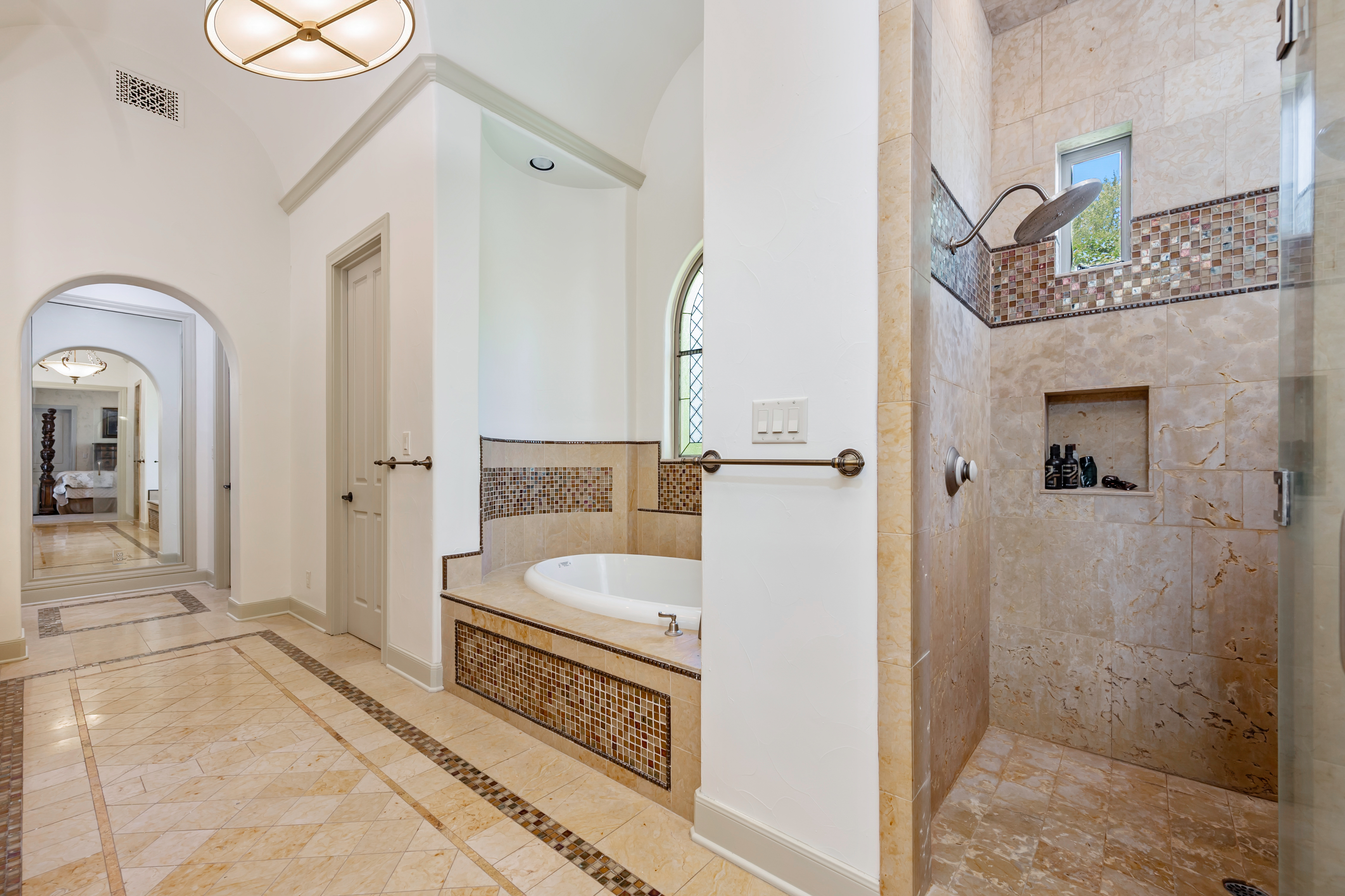  Custom Estate with Pool, Courtyard and Wine Room - 物件實景