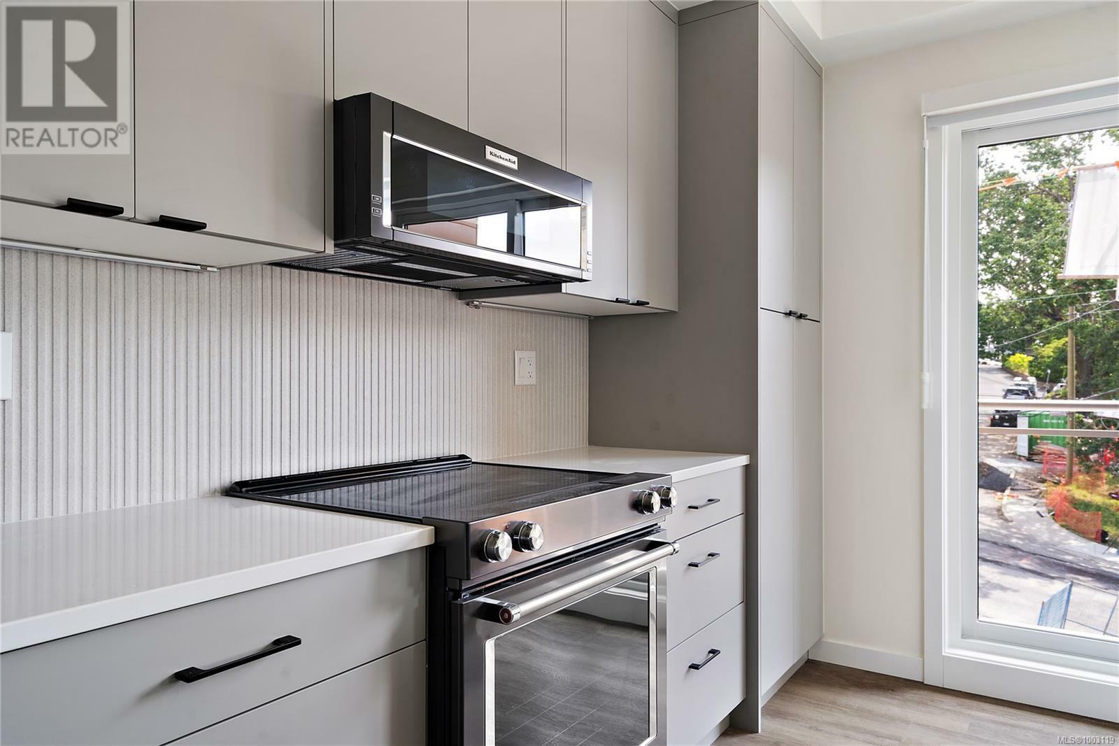ESQUIMALT, British Columbia, V9A 6A1, CA, 1 Bedroom Bedrooms, ,1 BathroomBathrooms,Residential,For Sale,1876509
