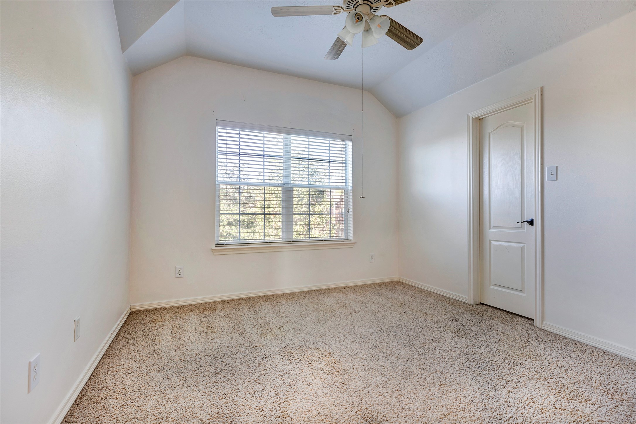 Tomball, Texas, 77377, United States, 4 Bedrooms Bedrooms, ,3 BathroomsBathrooms,Residential,For Sale,1989419