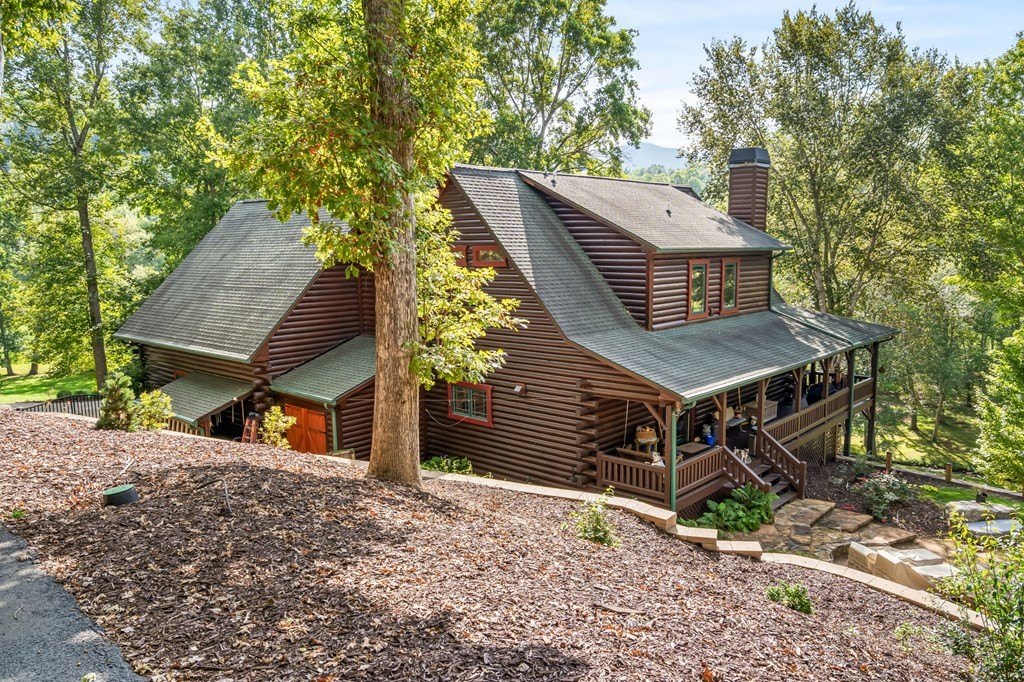 Hiawassee, Georgia, 30546, United States, 4 Bedrooms Bedrooms, ,4 BathroomsBathrooms,Residential,For Sale,1975098