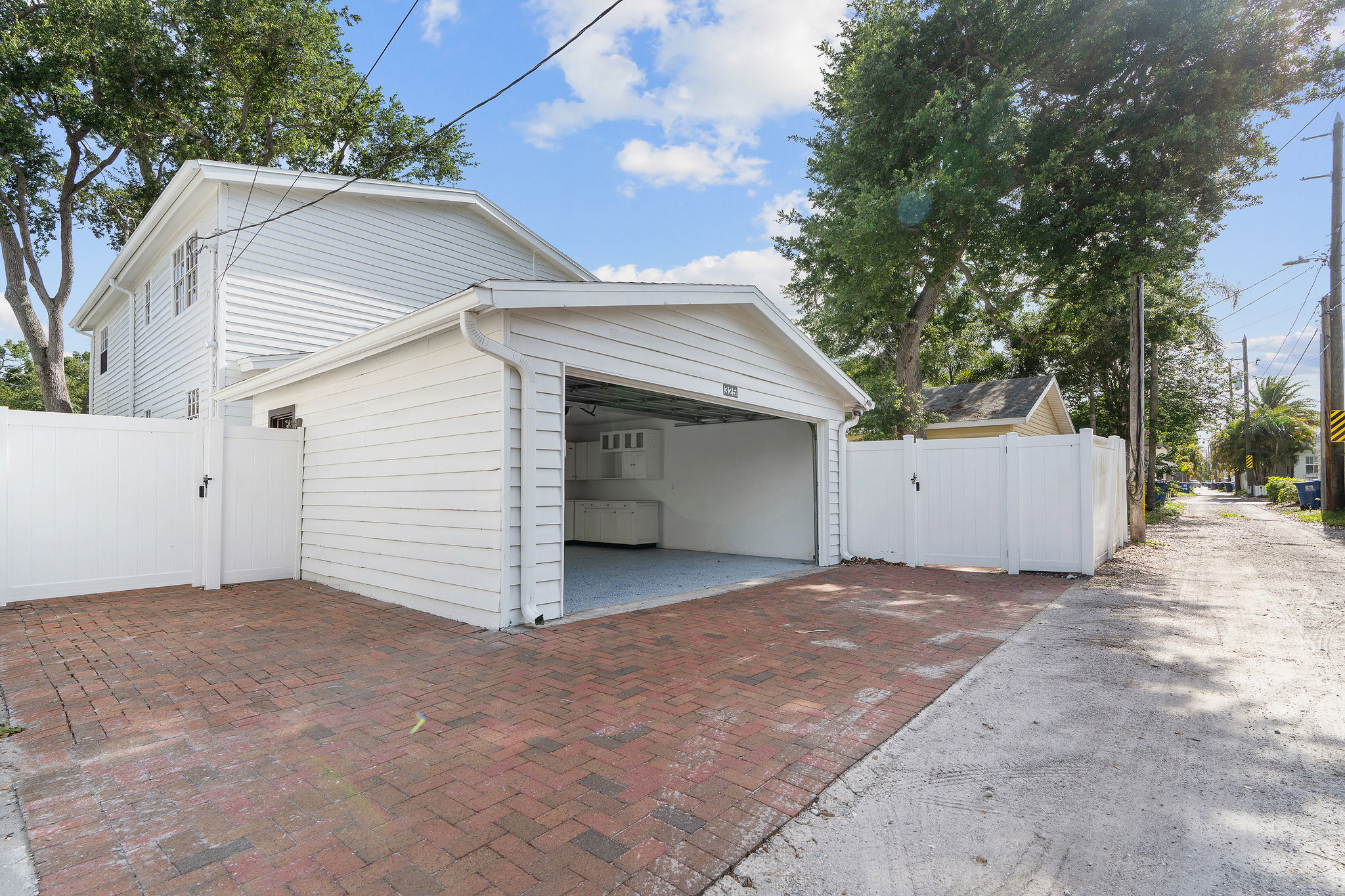 St. Peterburg, Florida, 33704, United States, 4 Bedrooms Bedrooms, ,3 BathroomsBathrooms,Residential,For Sale,2018608