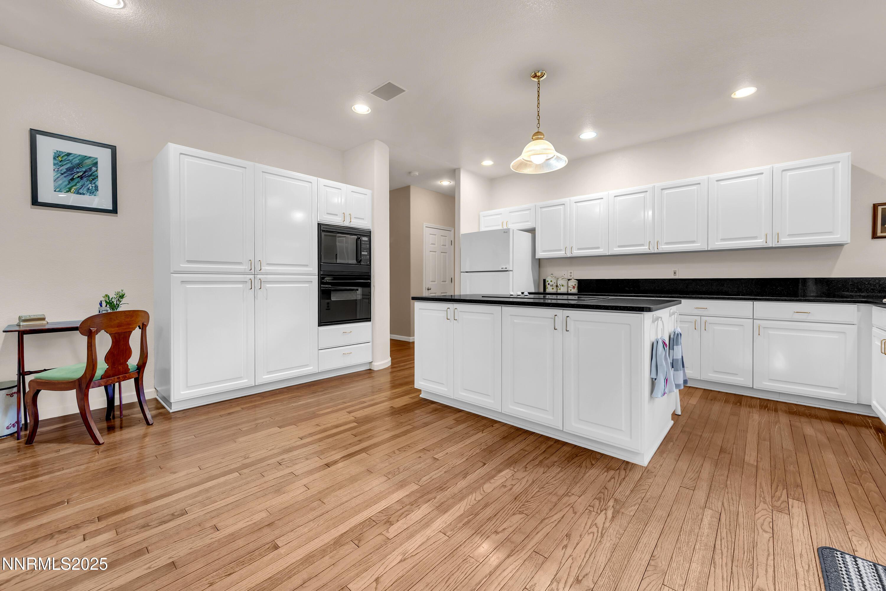 Reno, Nevada, 89519, United States, 2 Bedrooms Bedrooms, ,3 BathroomsBathrooms,Residential,For Sale,2003050