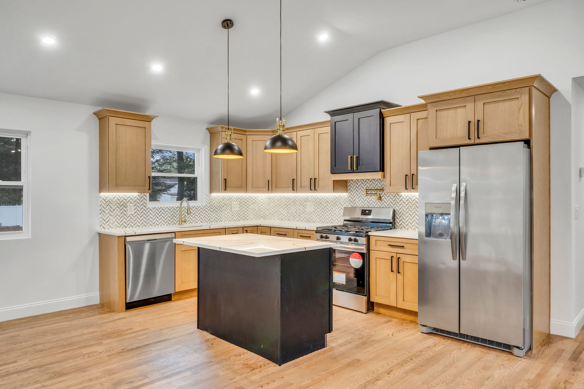 Centereach, New York, 11720, United States, 3 Bedrooms Bedrooms, ,3 BathroomsBathrooms,Residential,For Sale,1851254