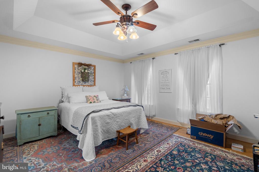 Gore, Virginia, 22637, United States, 4 Bedrooms Bedrooms, ,4 BathroomsBathrooms,Residential,For Sale,1987916