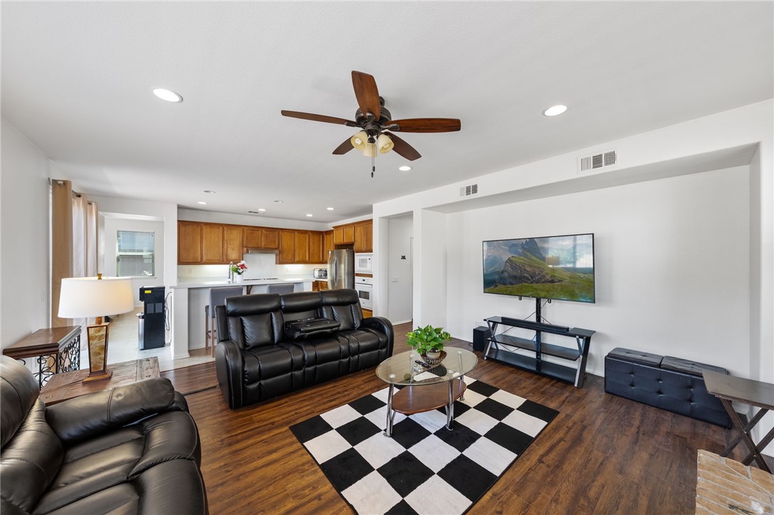 Beaumont, California, 92223, United States, 3 Bedrooms Bedrooms, ,3 BathroomsBathrooms,Residential,For Sale,1979571