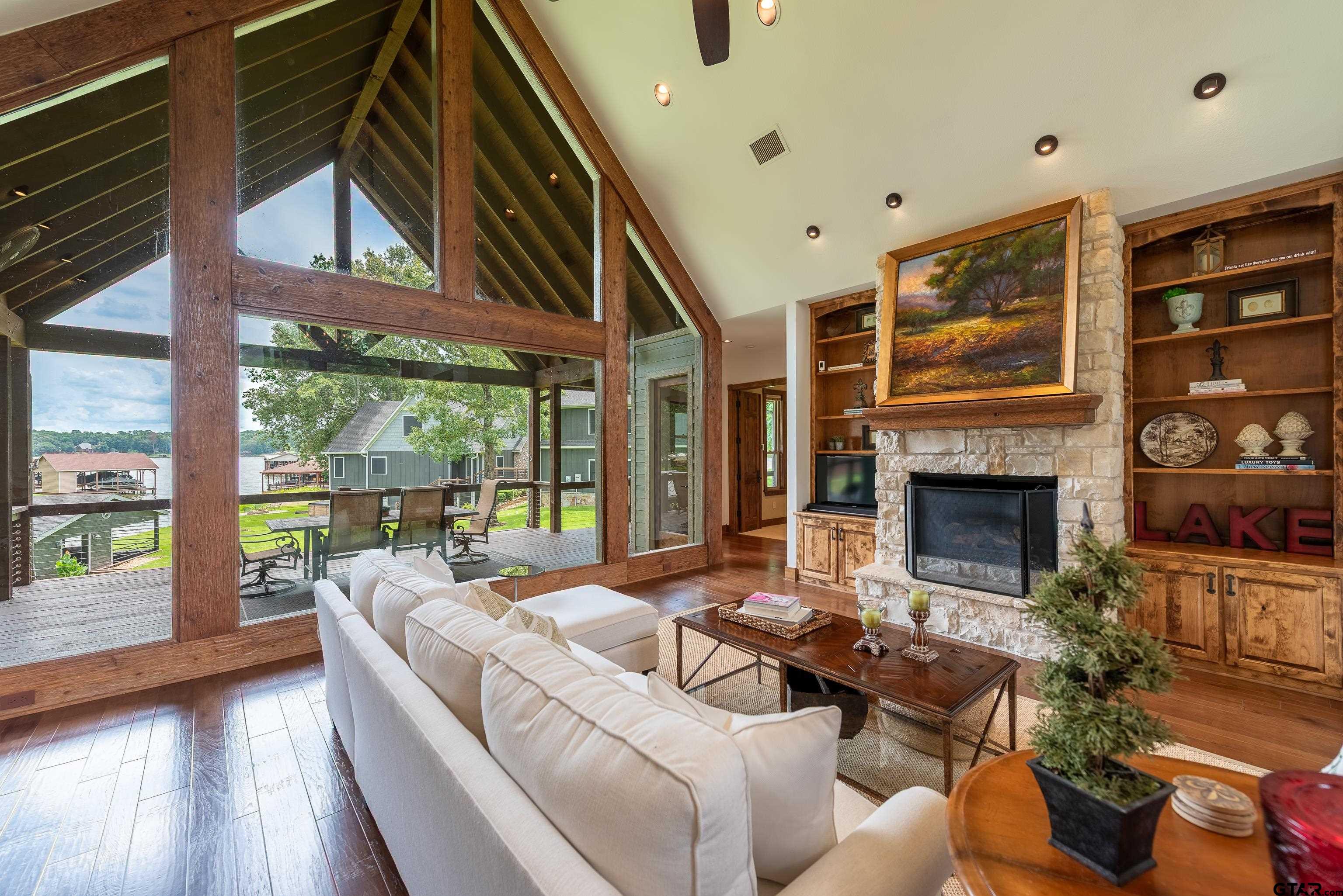 Scroggins, Texas, 75480, United States, 4 Bedrooms Bedrooms, ,5 BathroomsBathrooms,Residential,For Sale,1981840