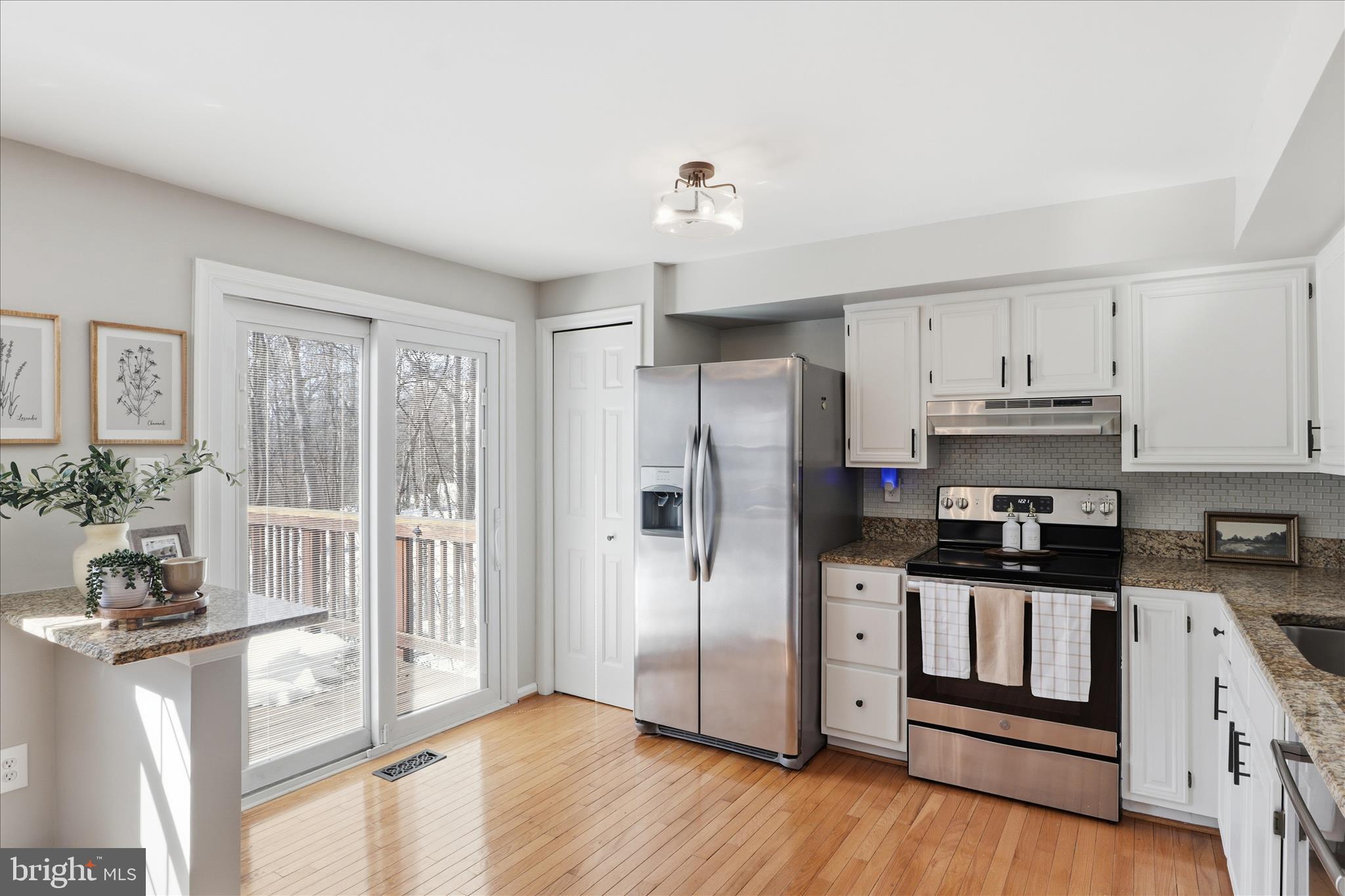 Reston, Virginia, 20194, United States, 2 Bedrooms Bedrooms, ,4 BathroomsBathrooms,Residential,For Sale,2015331